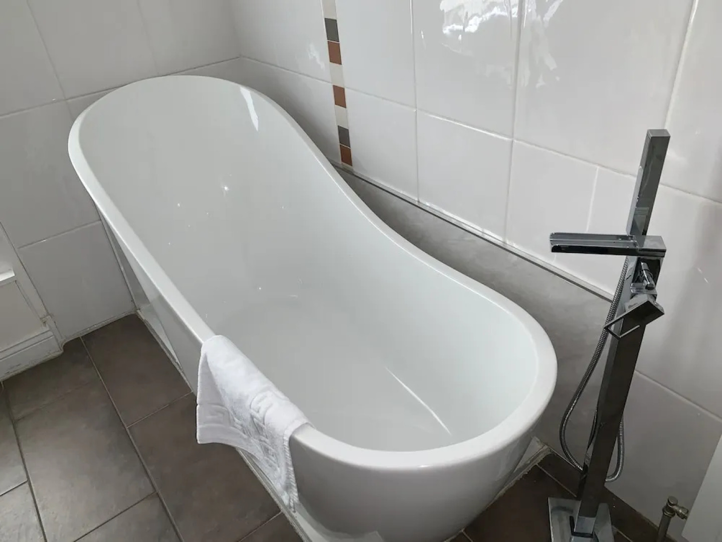 Village Tavern Apartment