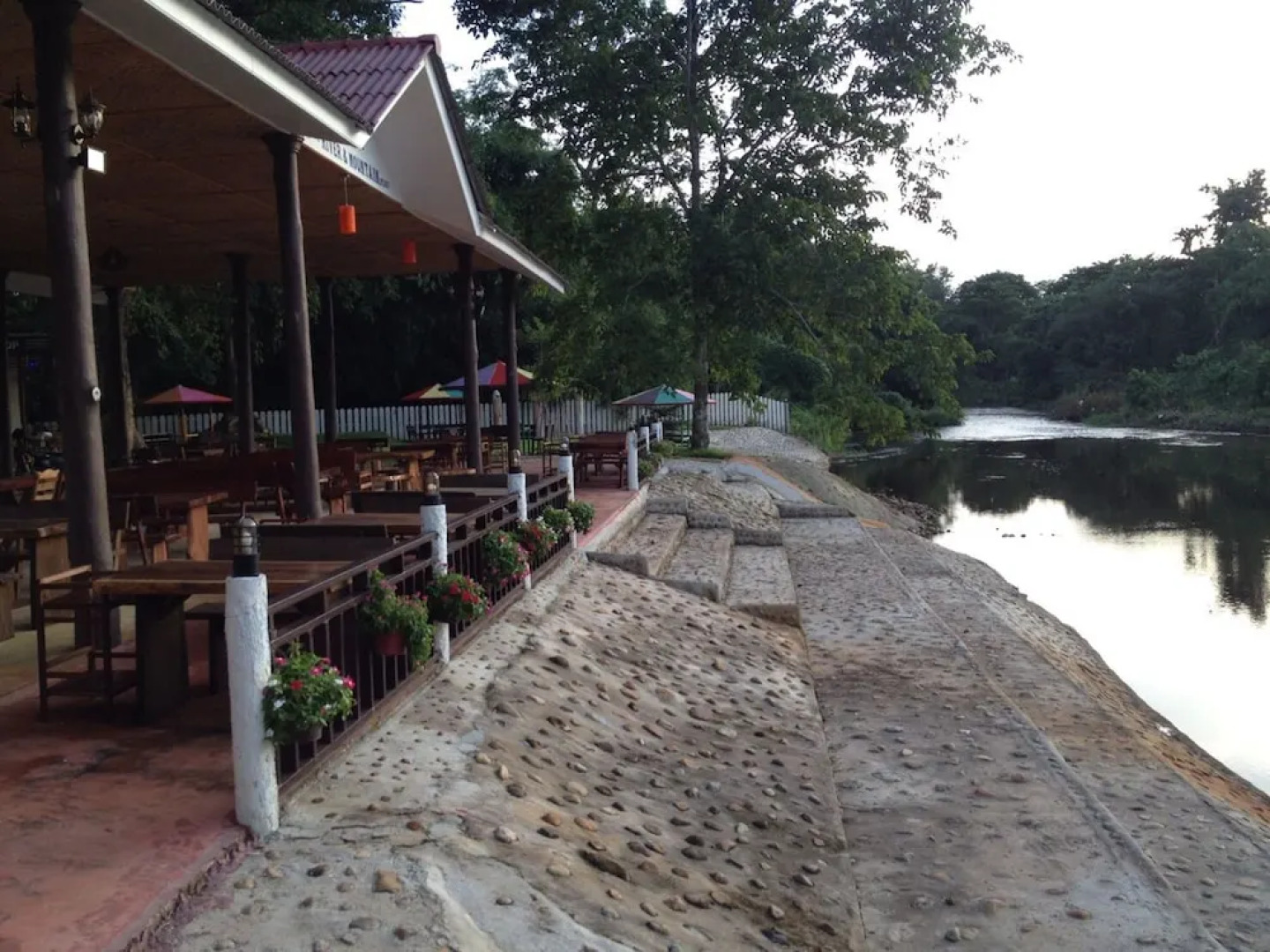 River & Mountain resort