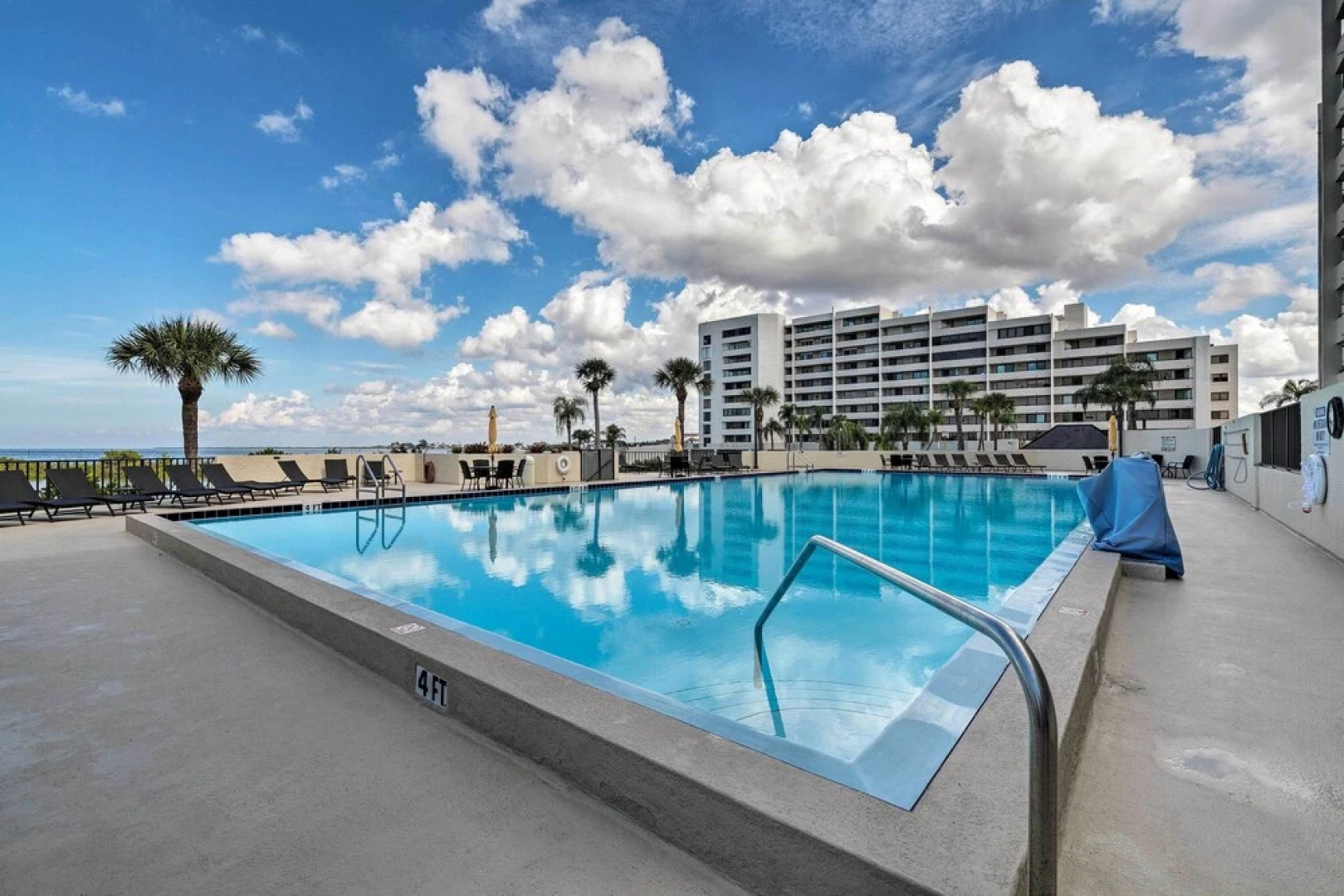 Private Beach Access: Hudson Resort Condo!