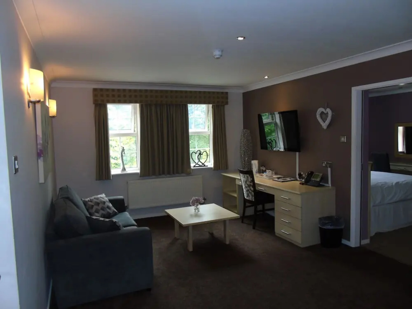 Отель The Avenue