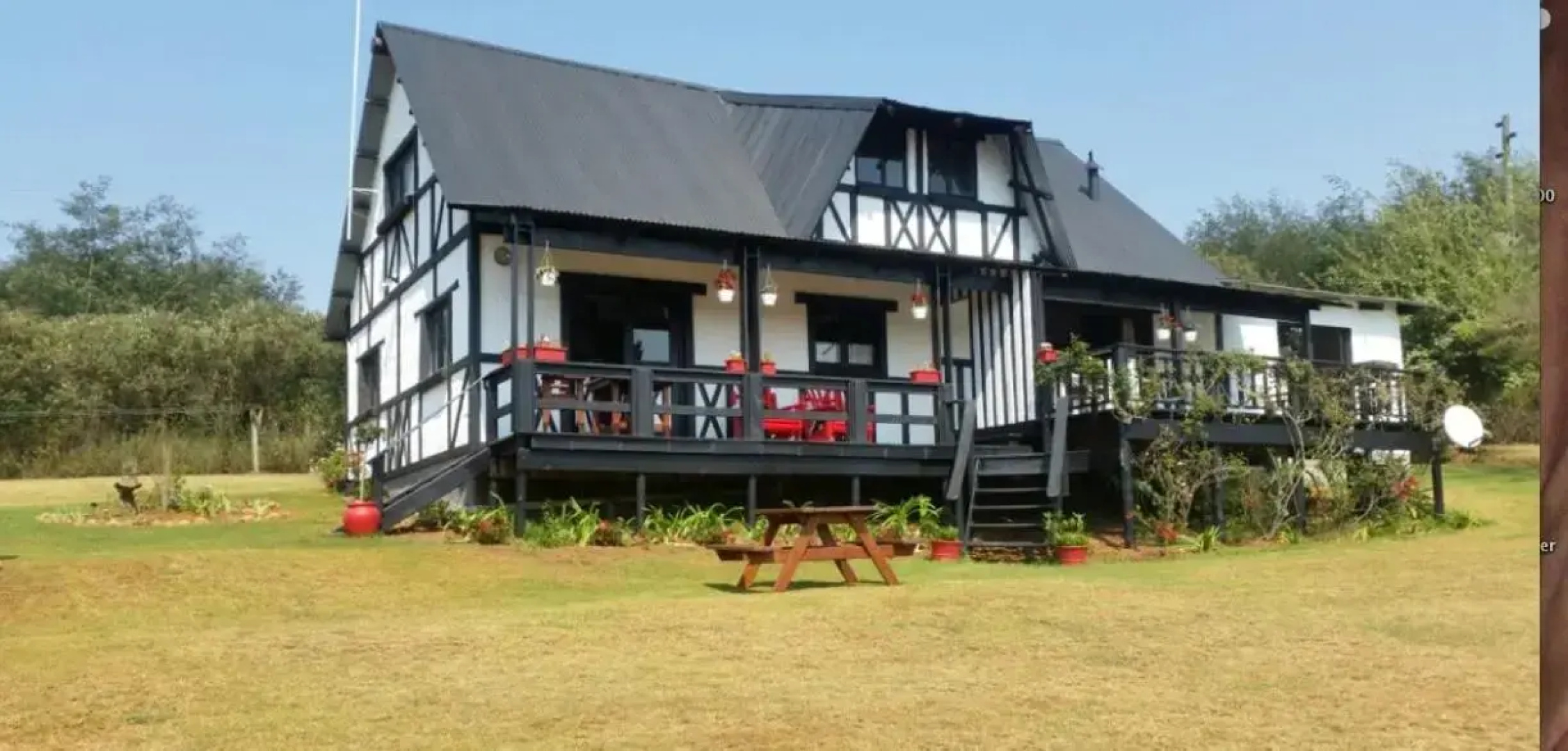 Woodcutters Guest House & Cottage
