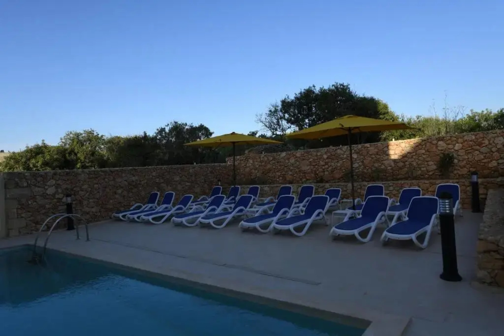 Wileg 4B Luxury Two Bedroom Apartment with Shared Swimming Pool.