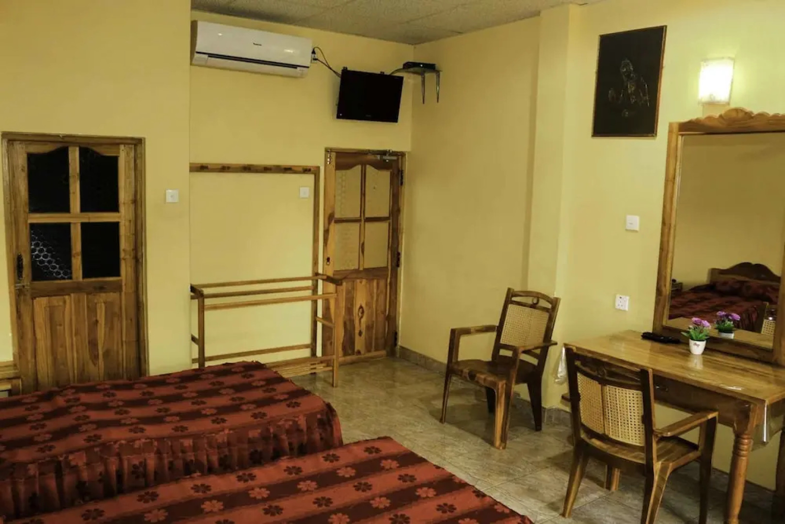 Yoho Little Rose Inn