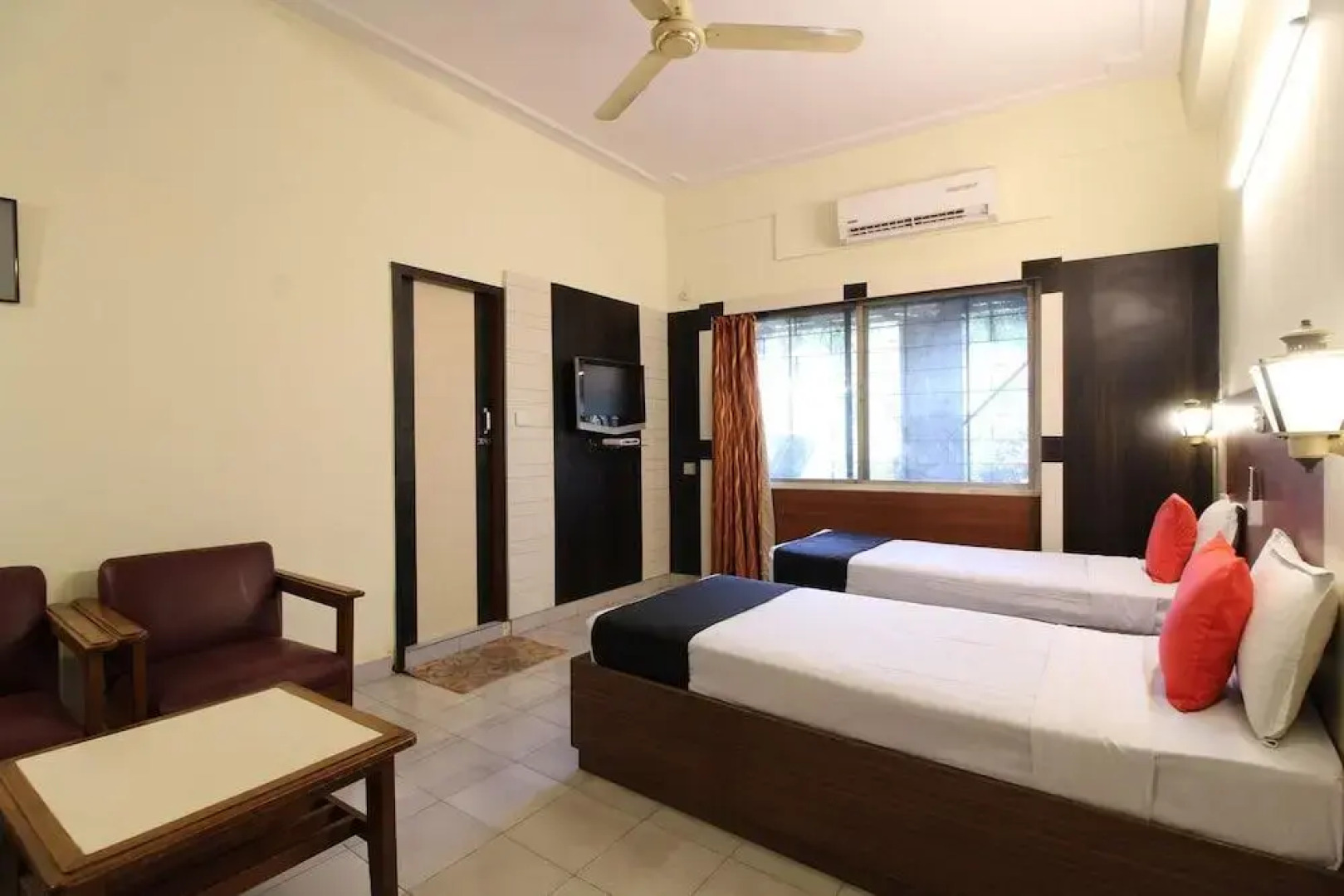 Capital O 1780 Hotel Belsons Taj Mahal