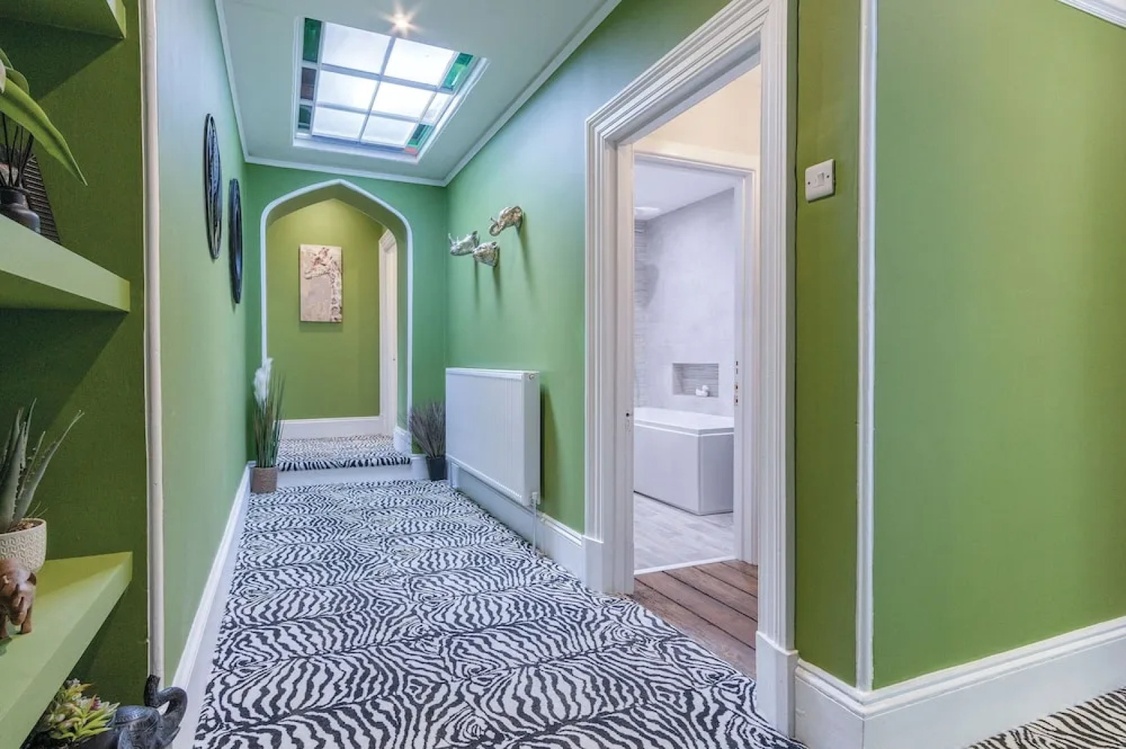 Hill House Country Estate - Princes Gate