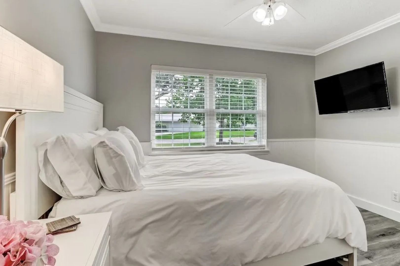 Private Pool Oasis, Walking Distance to the Beach