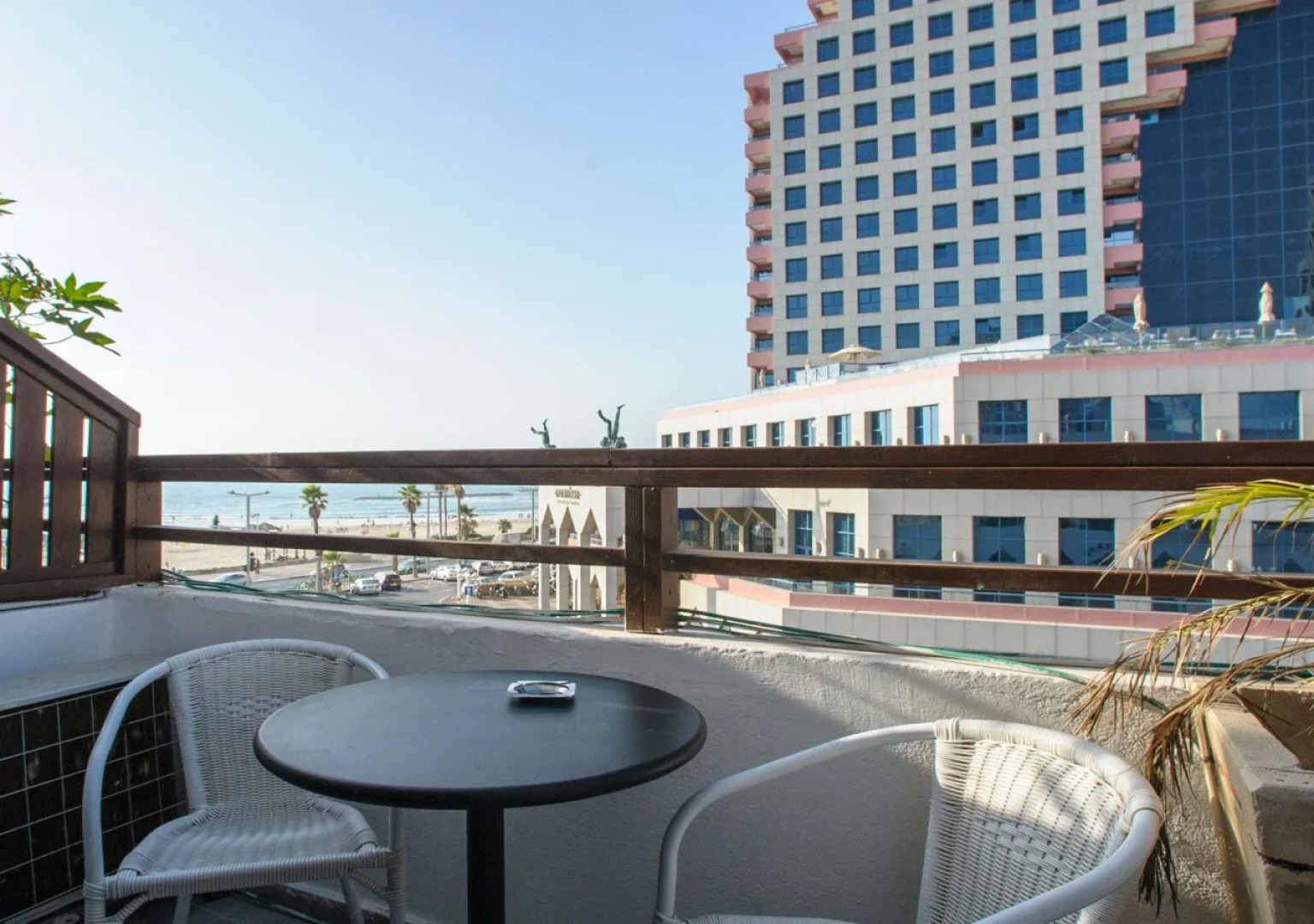 Liber Seashore Suites