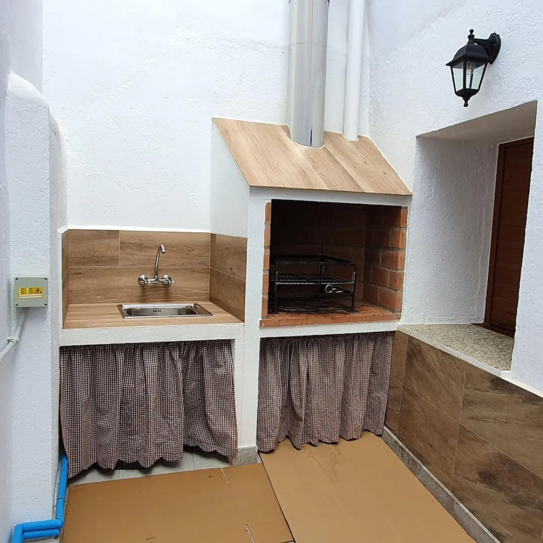 House With 6 Bedrooms in San Bartolomé de Pinares, With Wonderful City View, Furnished Terrace and Wifi - 70 km From the Slopes