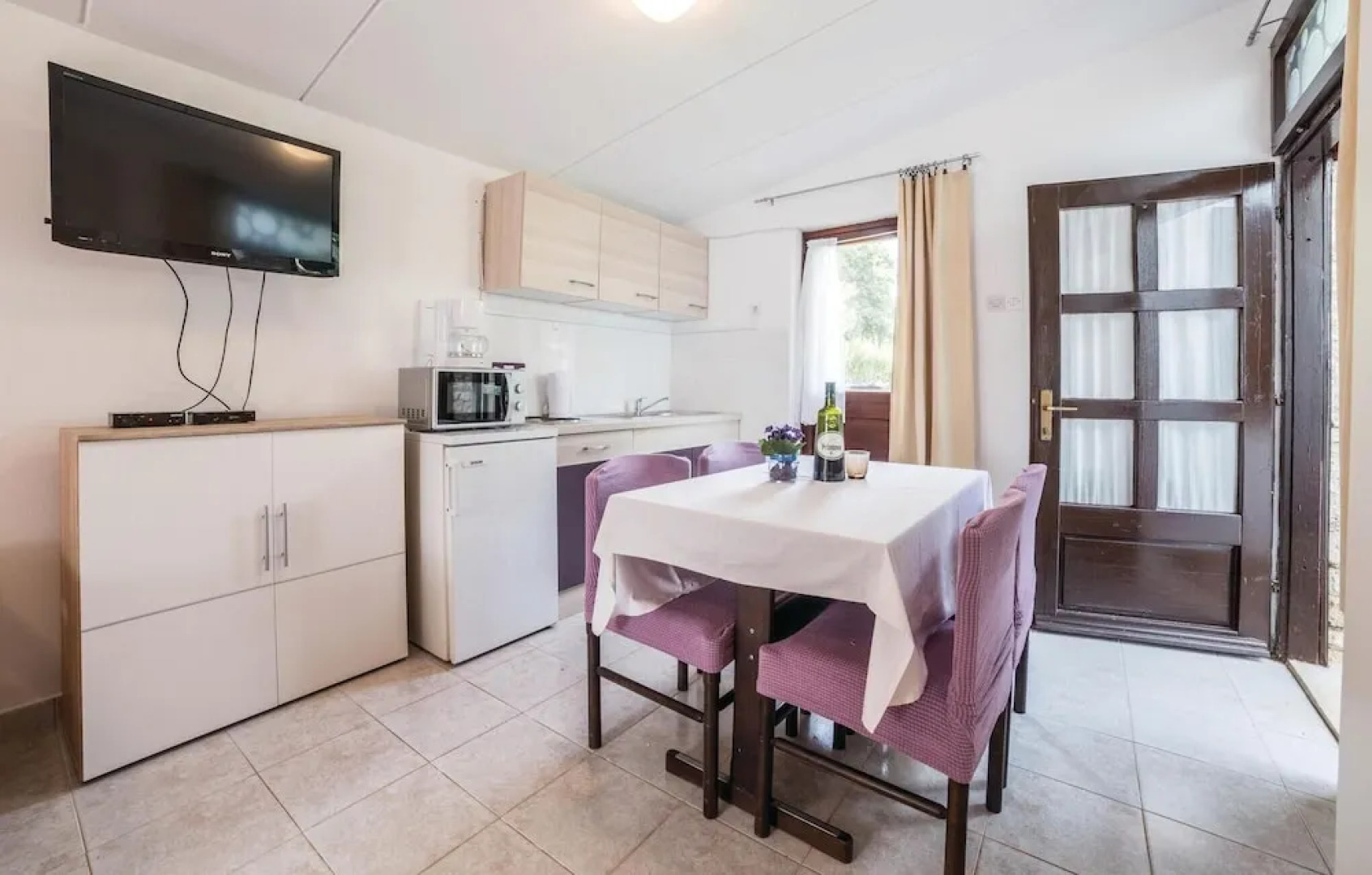 Stunning Home in Tar With Wifi and 0 Bedrooms