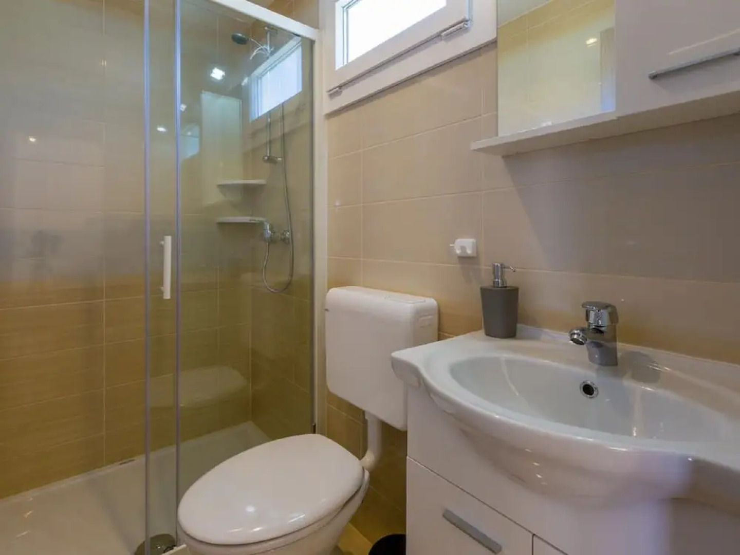 Gorgeous Mobile Home With Terrace Situated Near the Beach