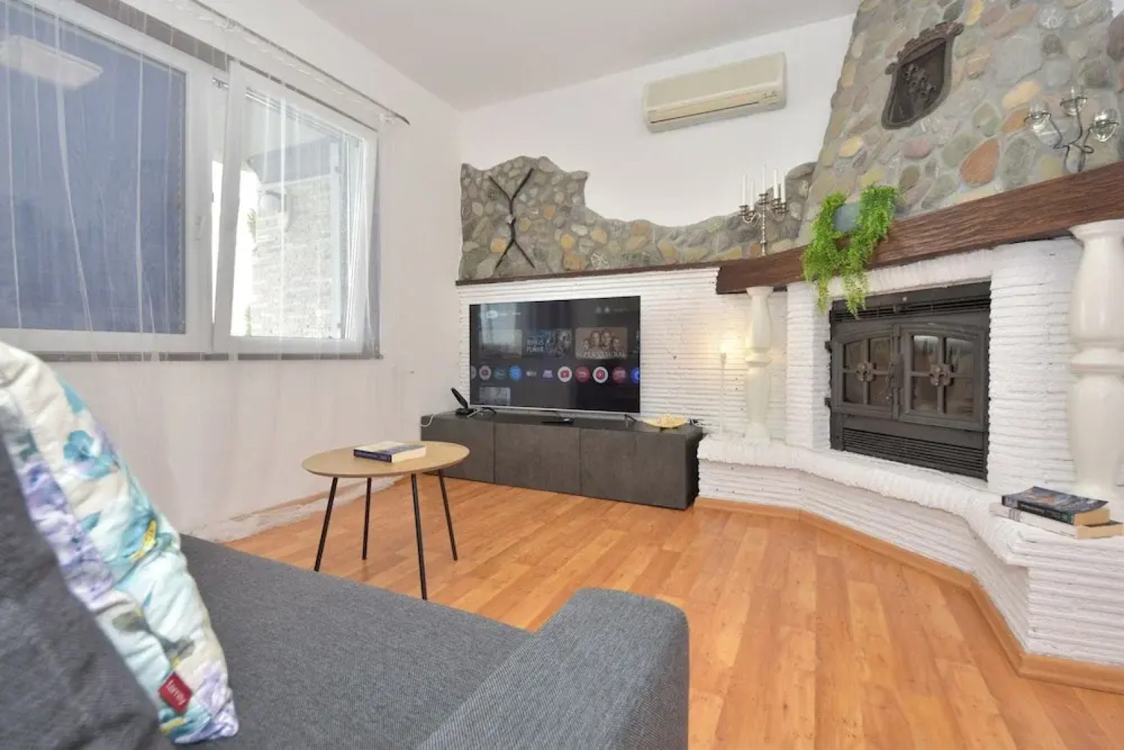 Holiday Home Seafront Escape