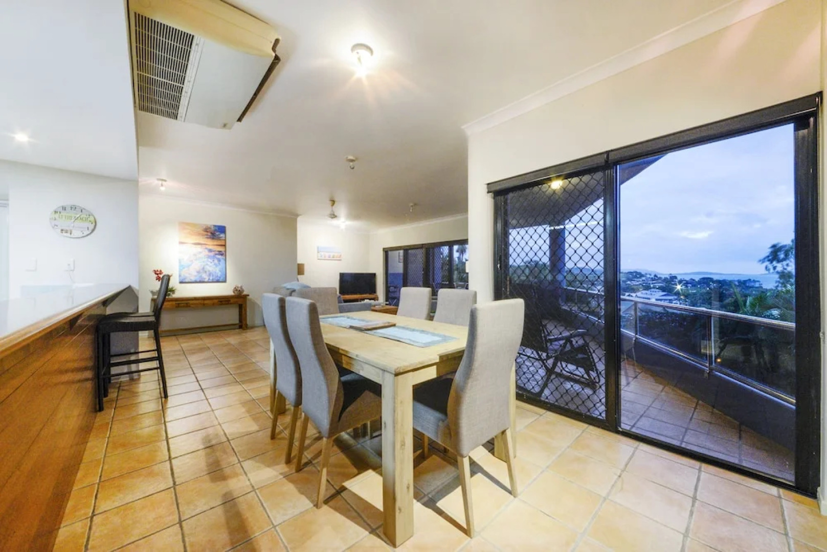 Airlie Harbour Apartment - Airlie Beach