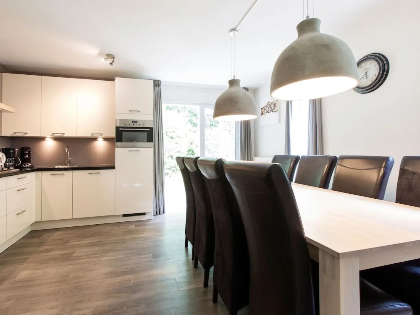 Comfortable Villa with Combi-Microwave in Green Surroundings