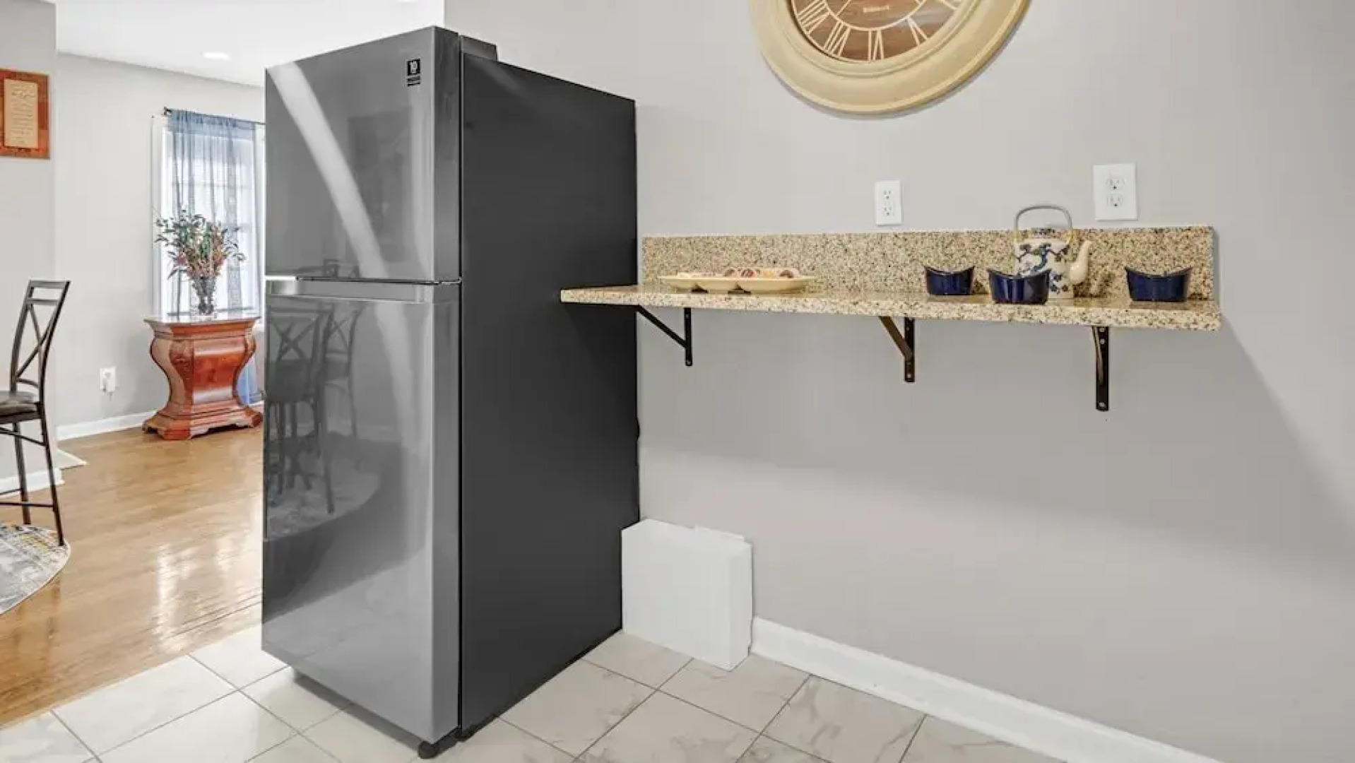 Spacious 3 Bedroom Home With Full Kitchen - Minutes From ATL Airport! 3 Home by Redawning