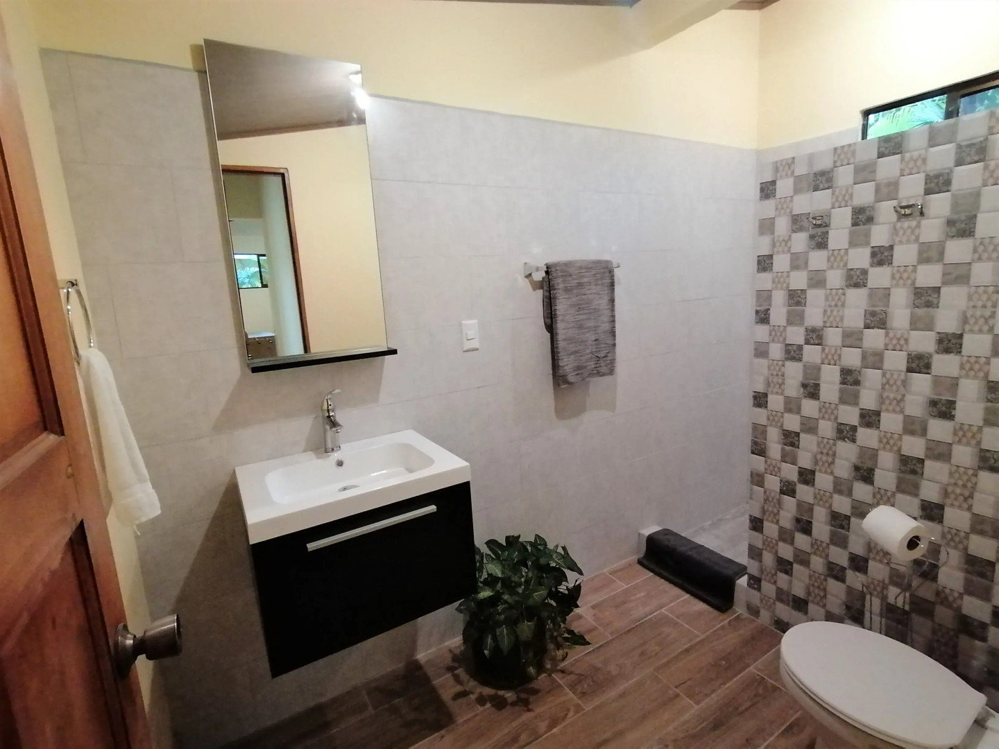 Lake Gardens Arenal Villas