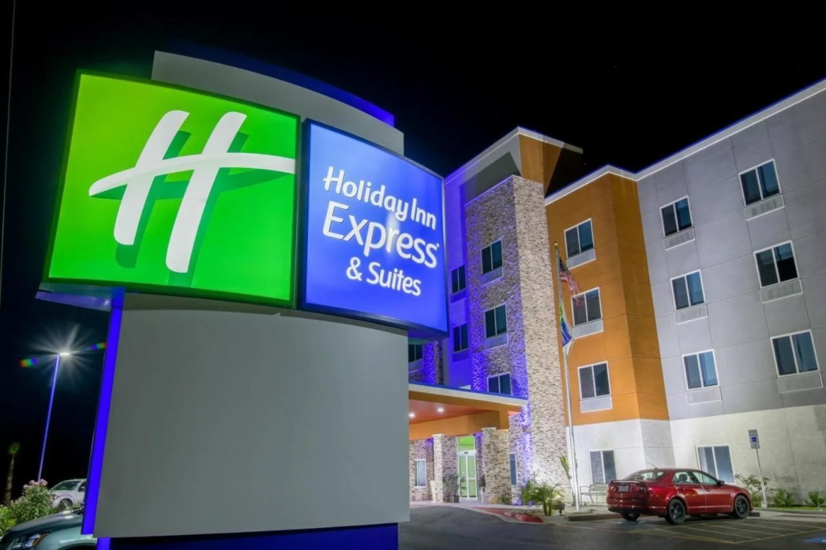 Holiday Inn Express & Suites Raymondville by IHG