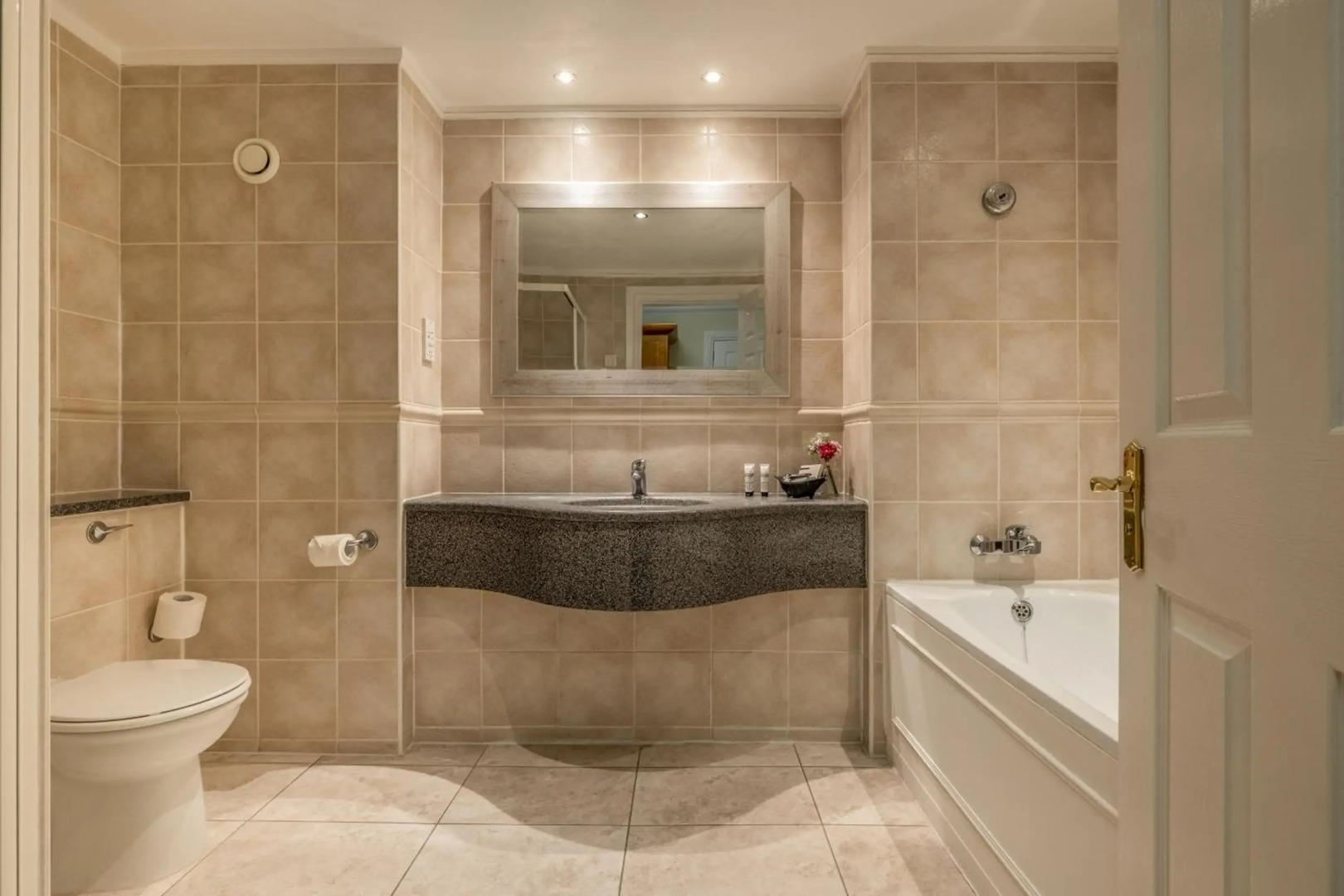 Holiday Inn London Brentford Lock by IHG