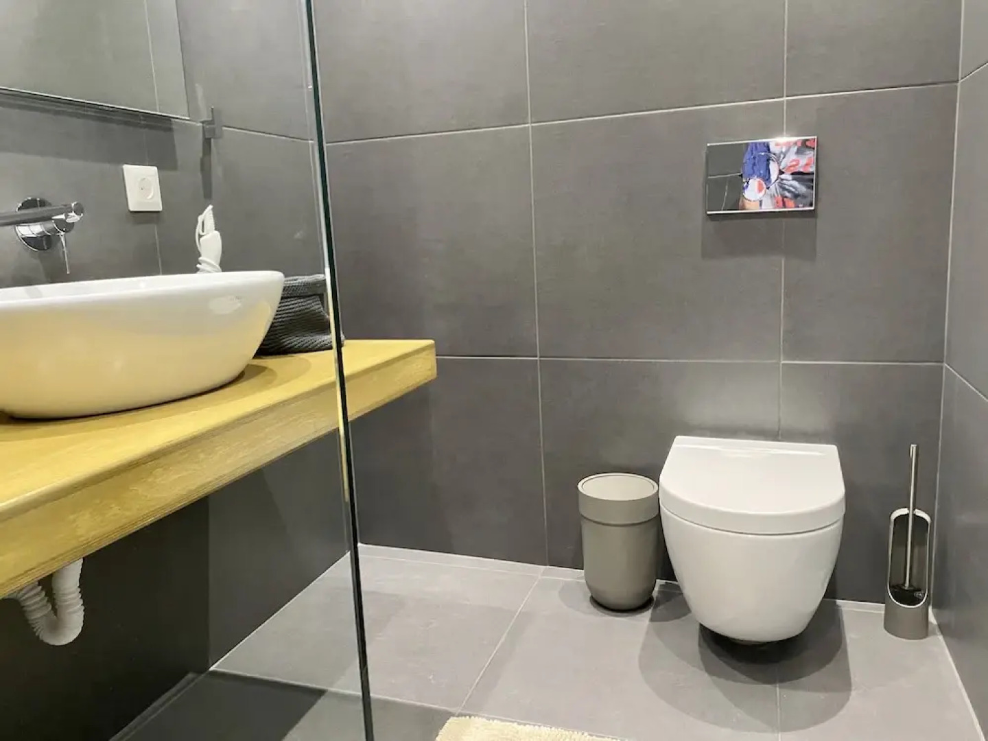 Agios Ioannis Luxurious Beachfront Apt