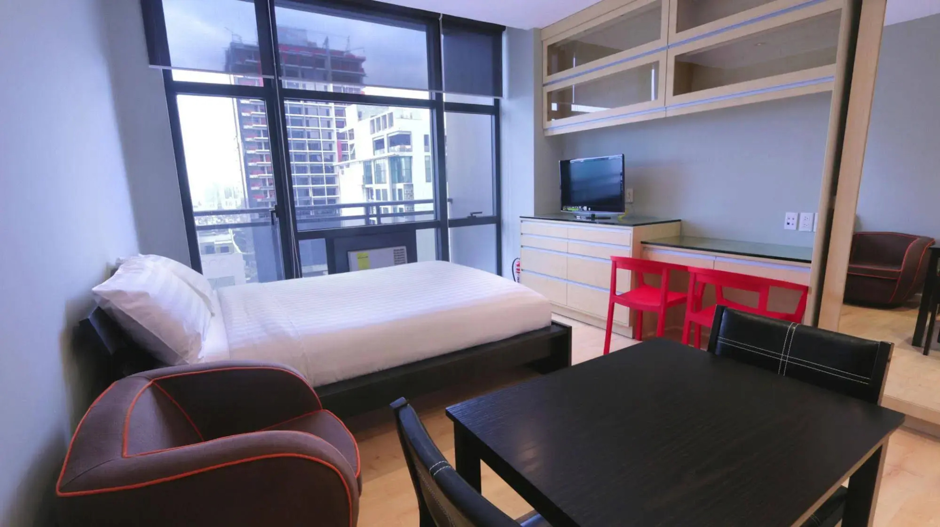 SIGLO SUITES @ The Gramercy Residences