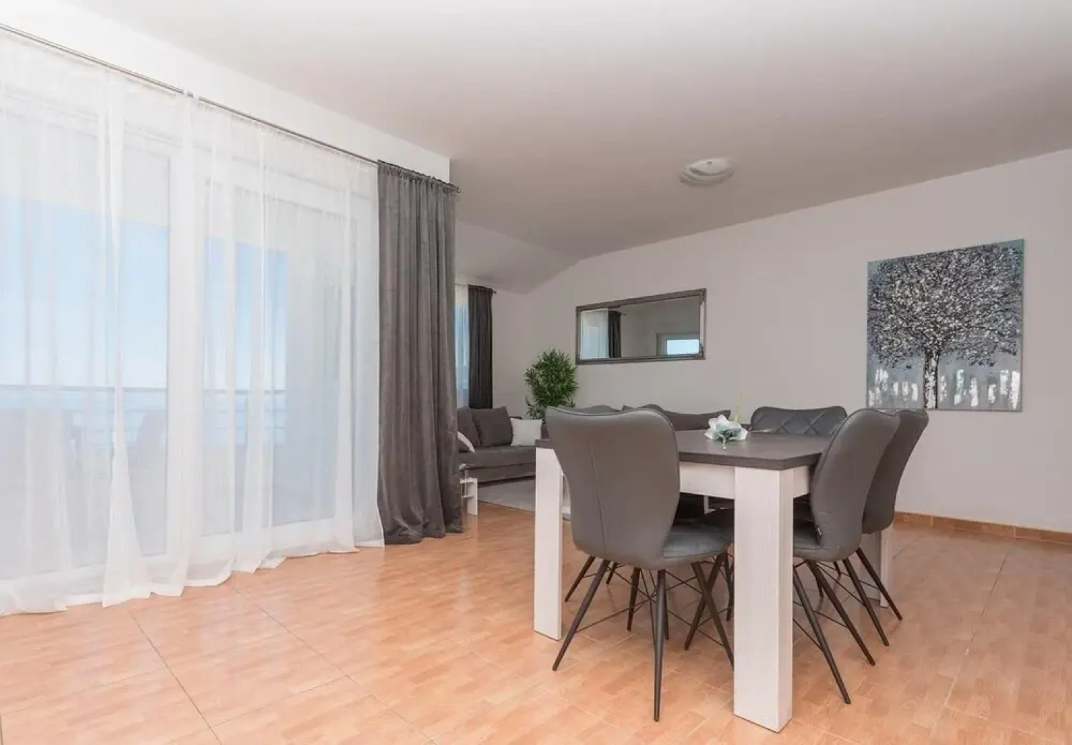 Ivi - 100 m From Pebble Beach - A4