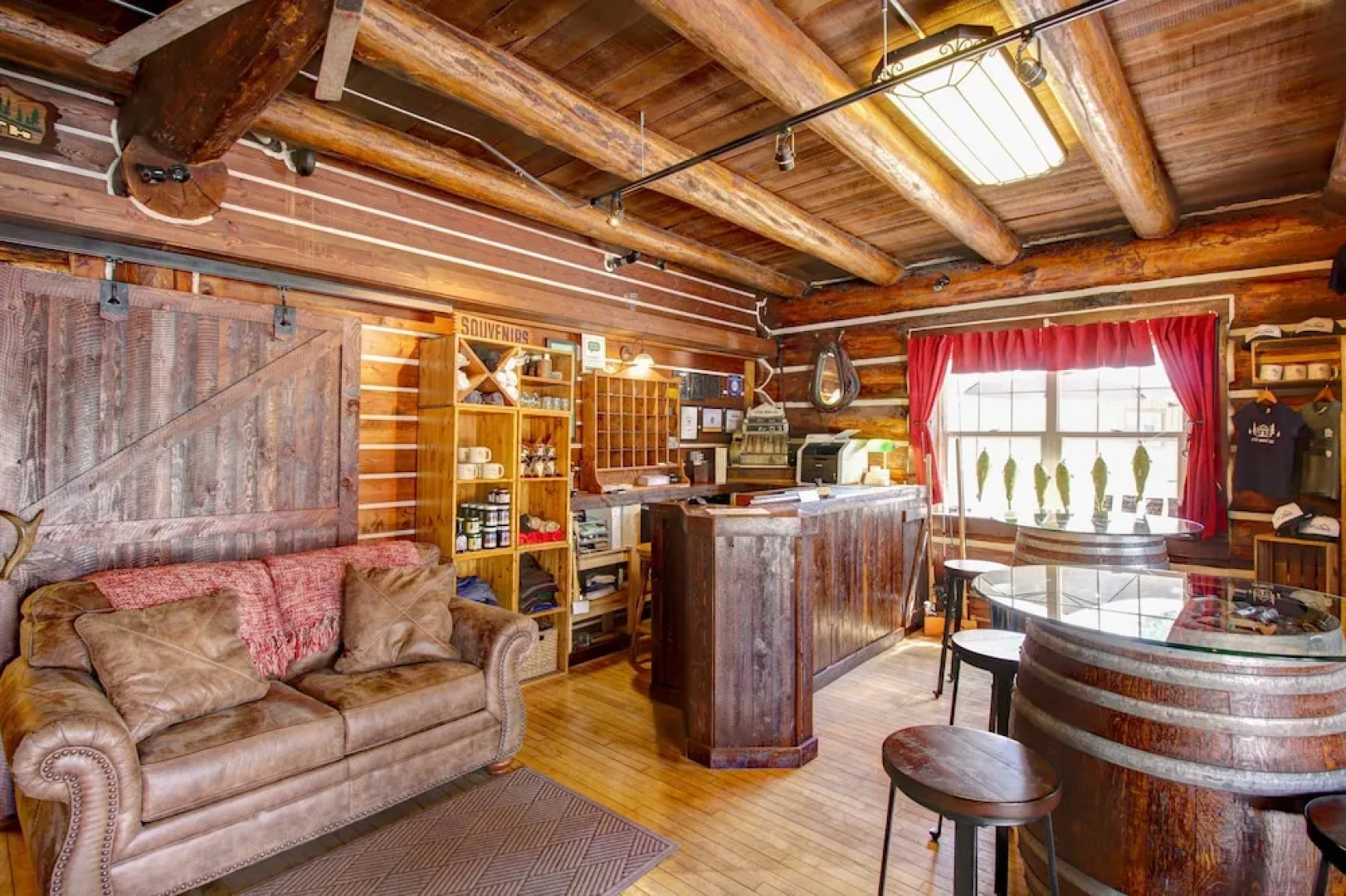 Historic Tamarack Lodge and Cabins