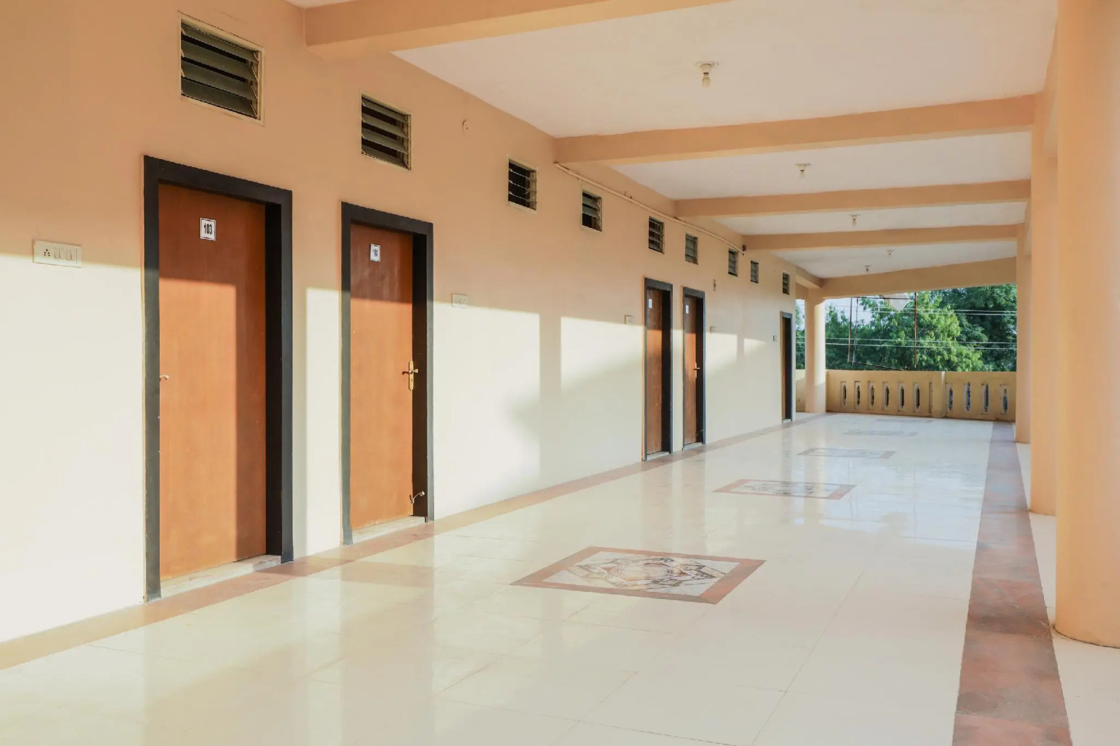 SPOT ON 62975 Hotel Harshdeep