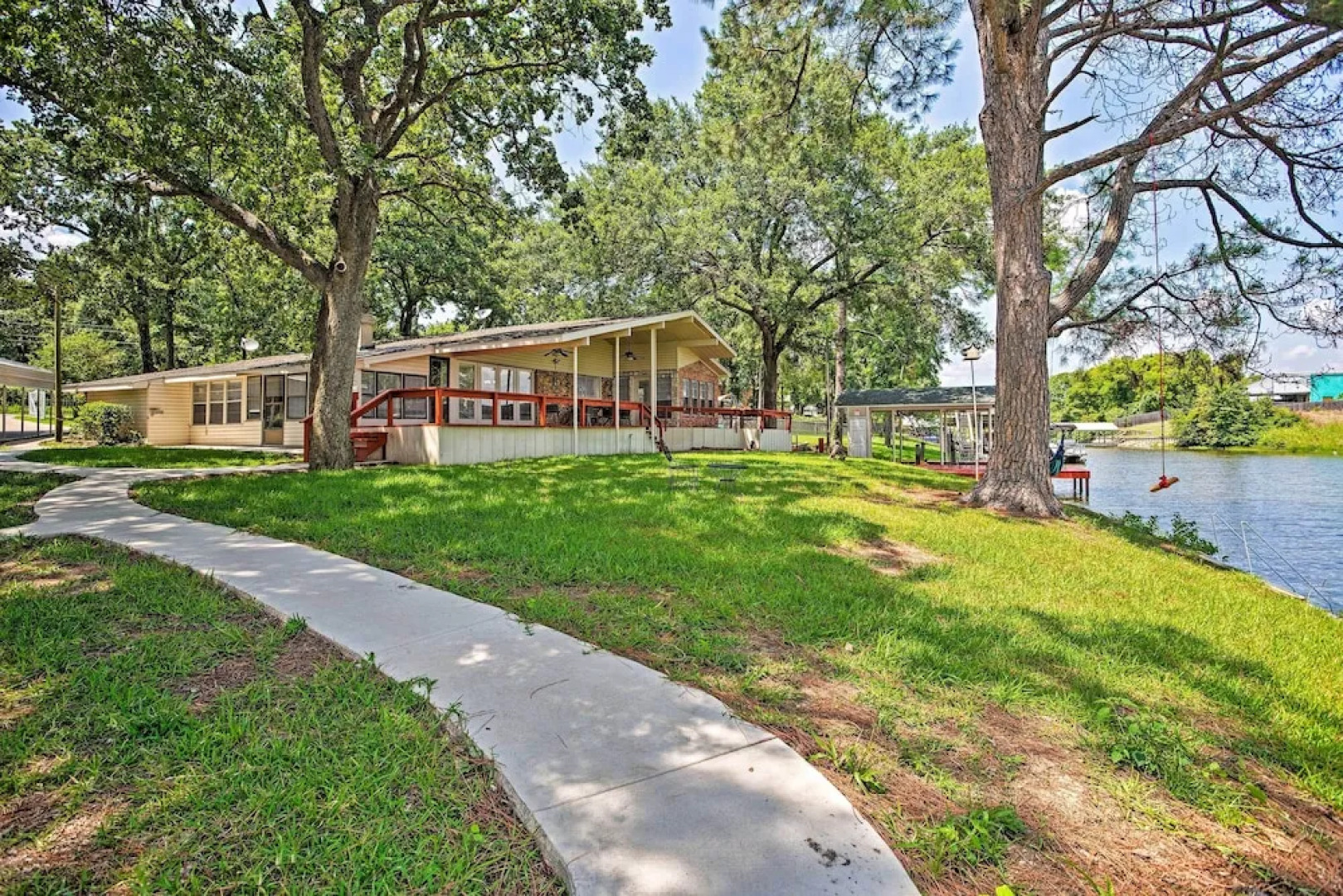 Cedar Creek Reservoir Home w/ Deck & Dock