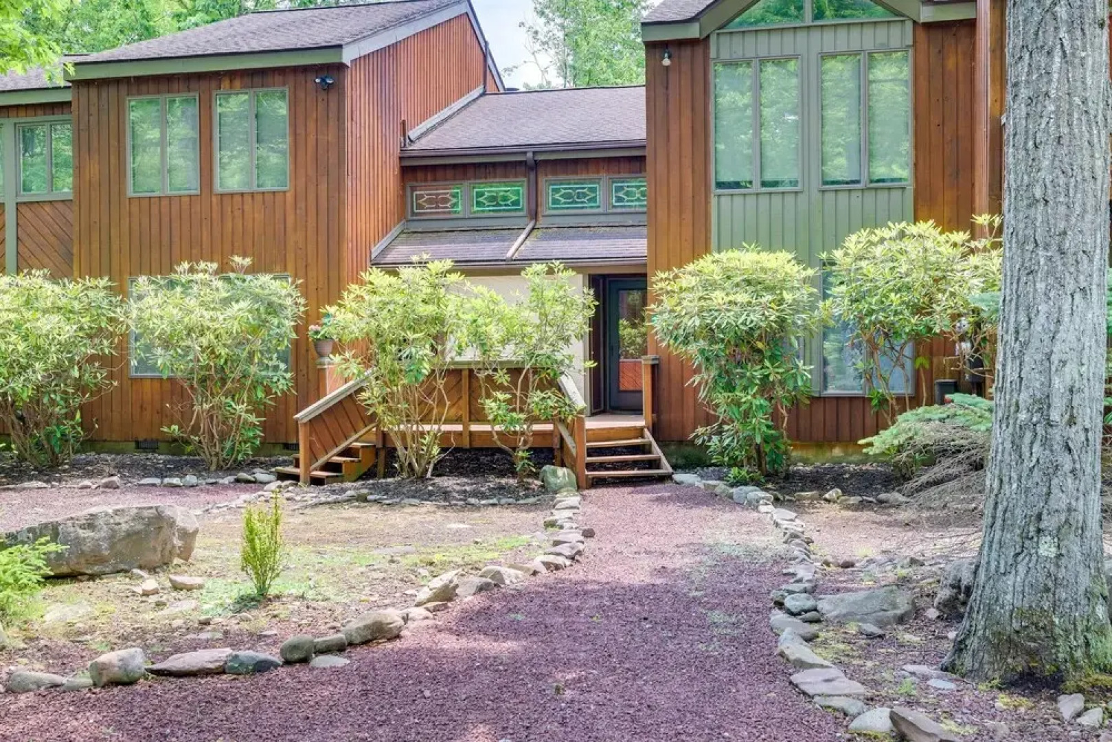 Pet-friendly Lake Harmony Townhome w/ Pool Access!