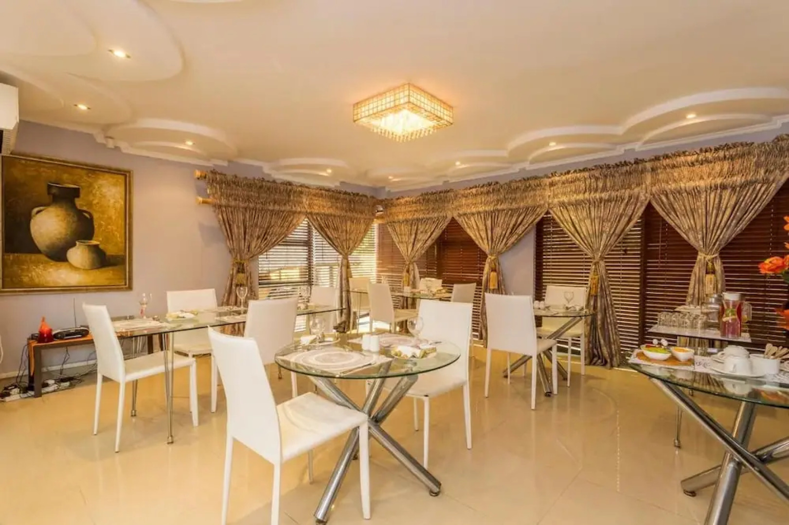 Room in Guest Room - Ezulwini Guest House - Standard Double Room With Balcony & Pool View, 2 Guests