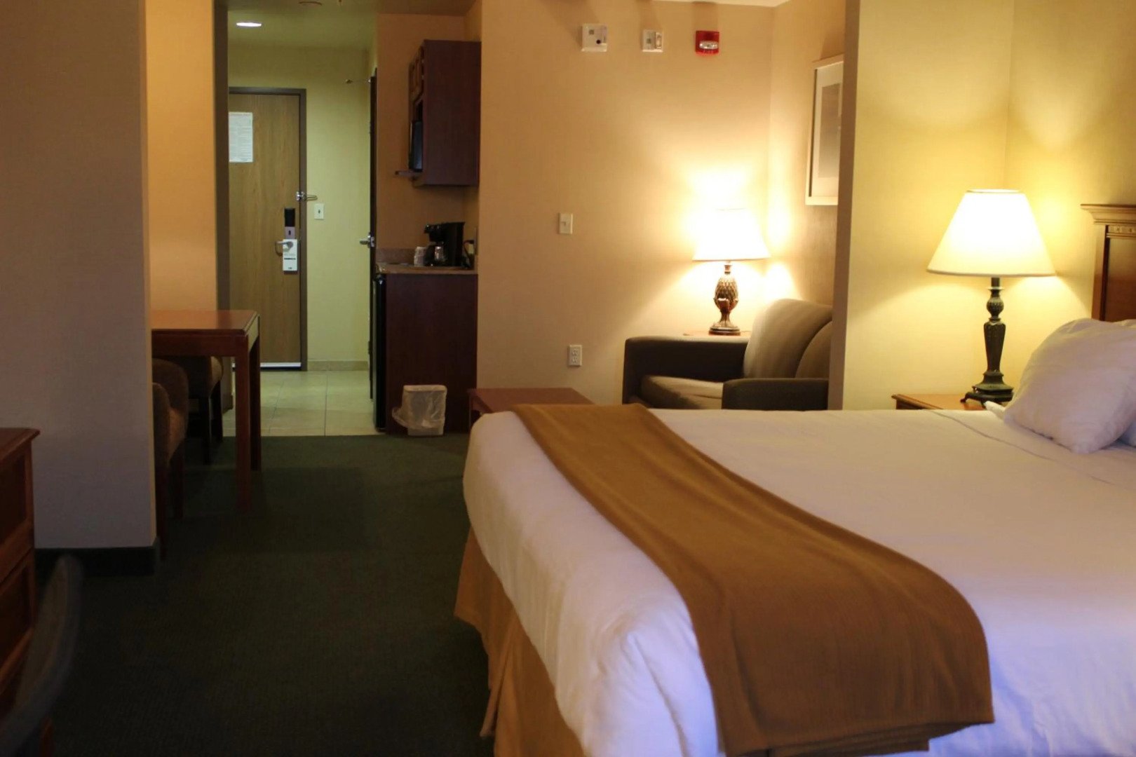 Holiday Inn Express Hotel & Suites Tehachapi by IHG