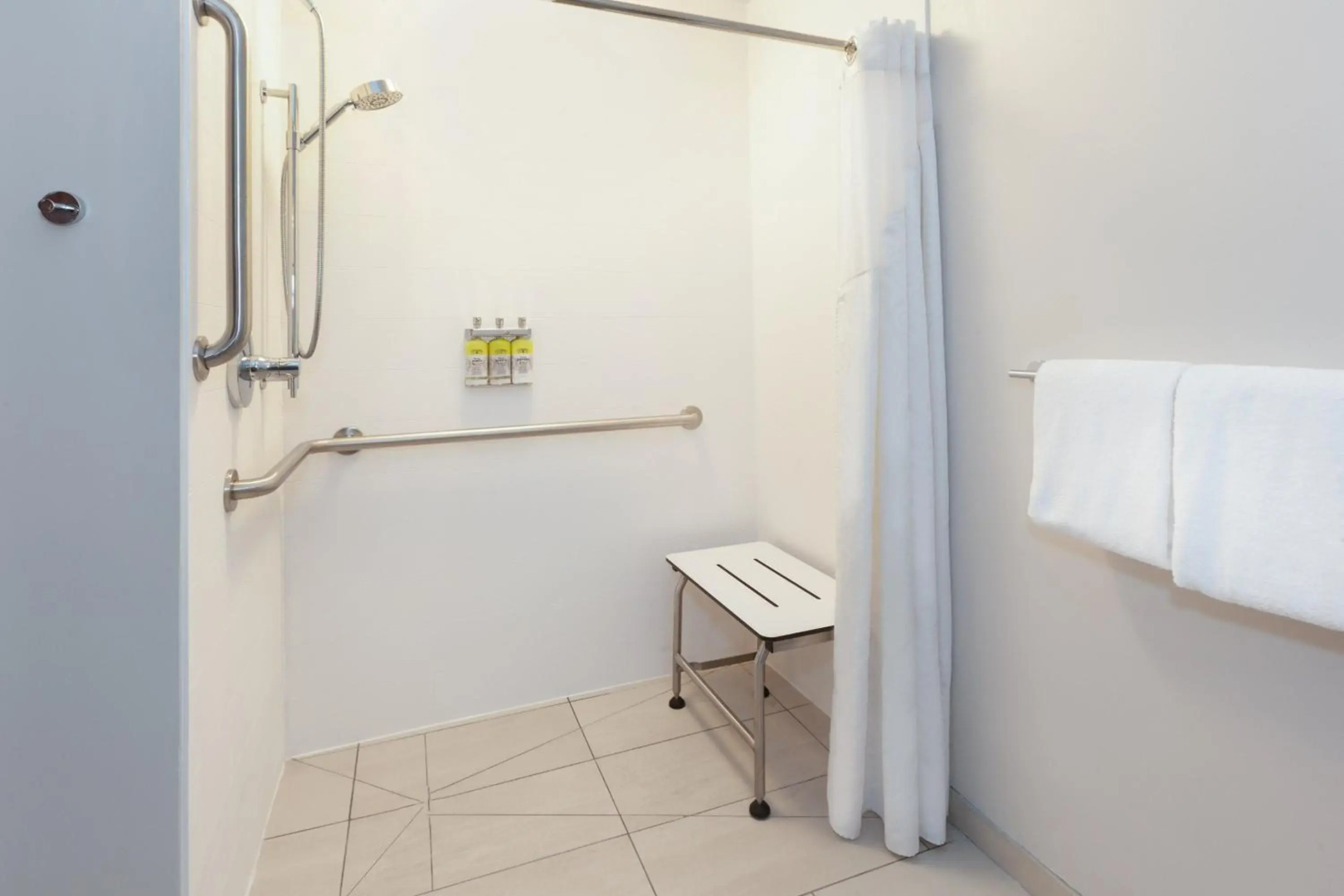 Holiday Inn Express Hotel & Suites Woodhaven by IHG