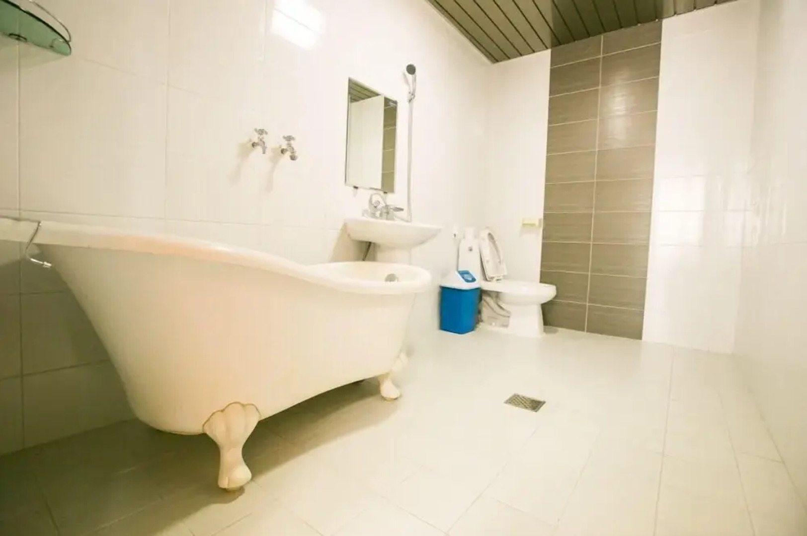 Steam Cauldron Resort