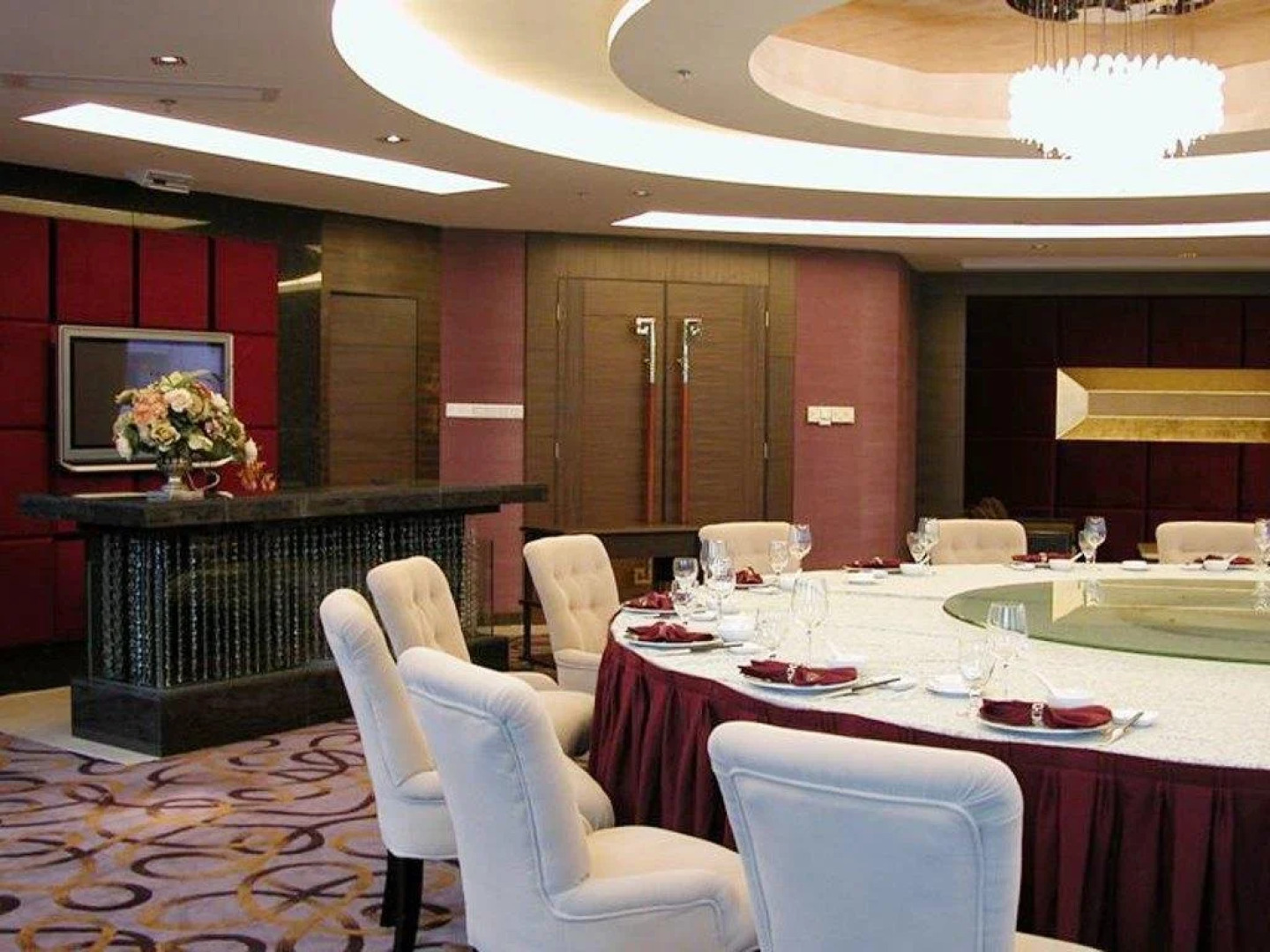 Riverside International Hotel