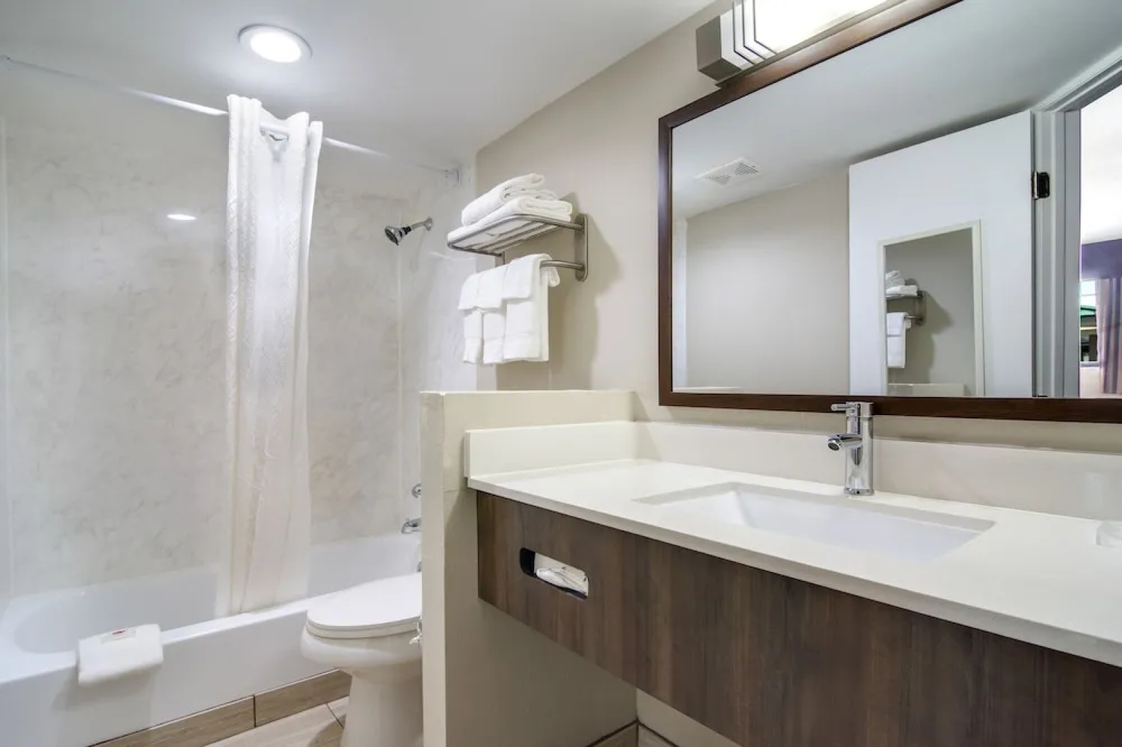 Townhouse Inn