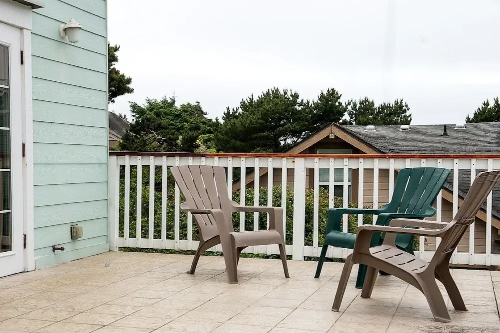 The Blue Crab 4 Br home by RedAwning