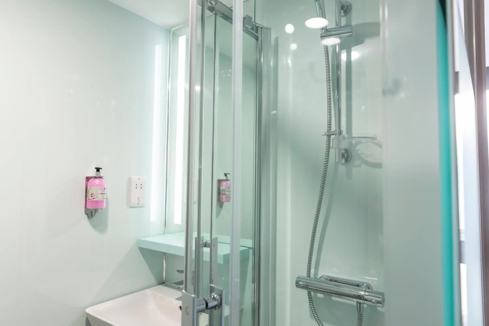 Renaissance London Heathrow Hotel