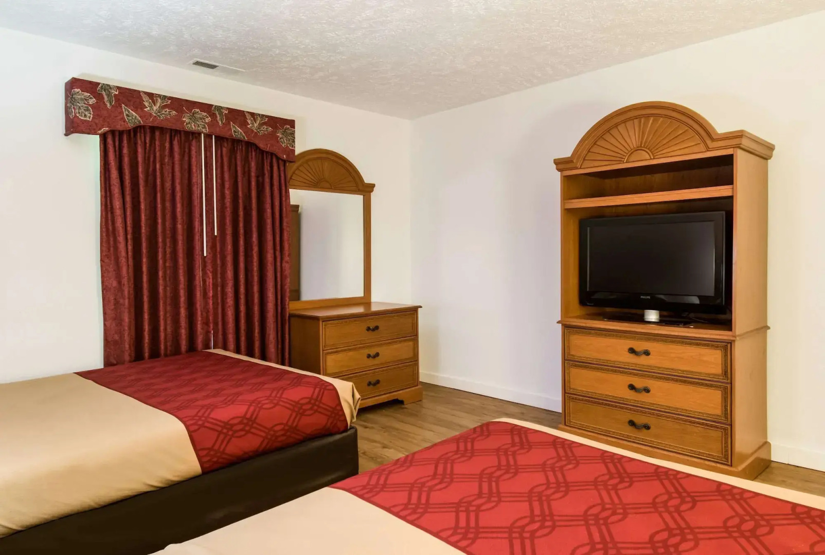 Econo Lodge Inn & Suites Lake Harmony - Pocono Mountains Area