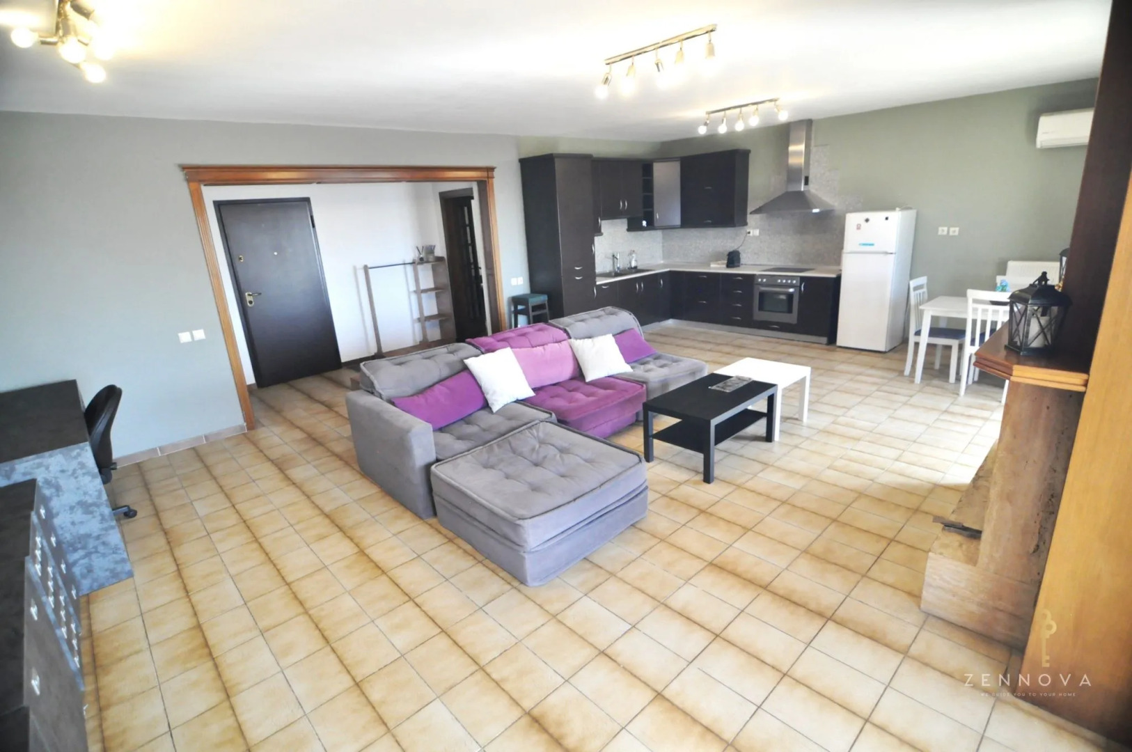 Zennova 80 Kastra Apartment