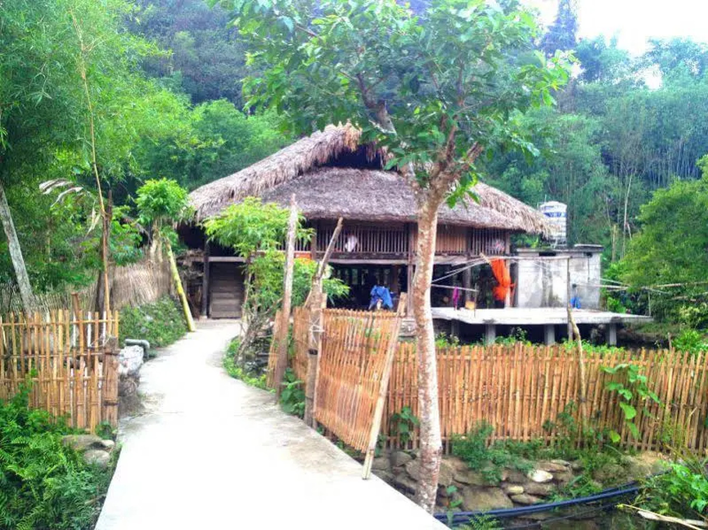 Thon Tha Tay Stilt House