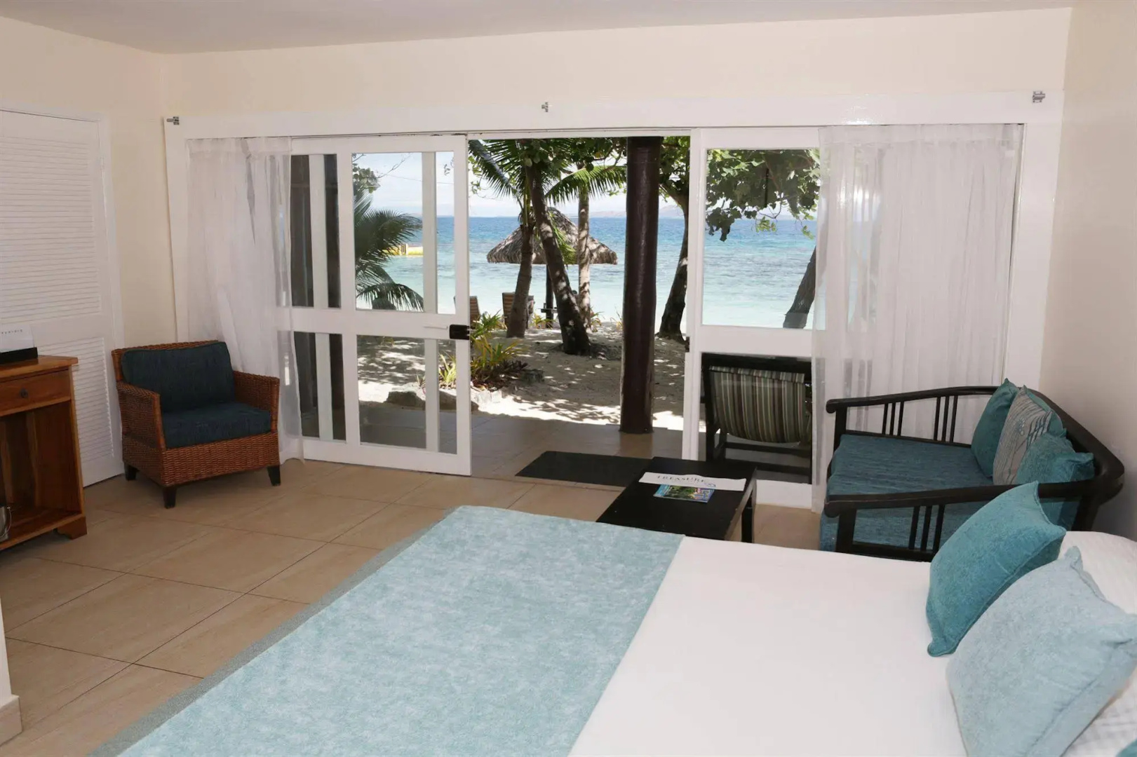 Nakelo Treasure Island Resort & Spa
