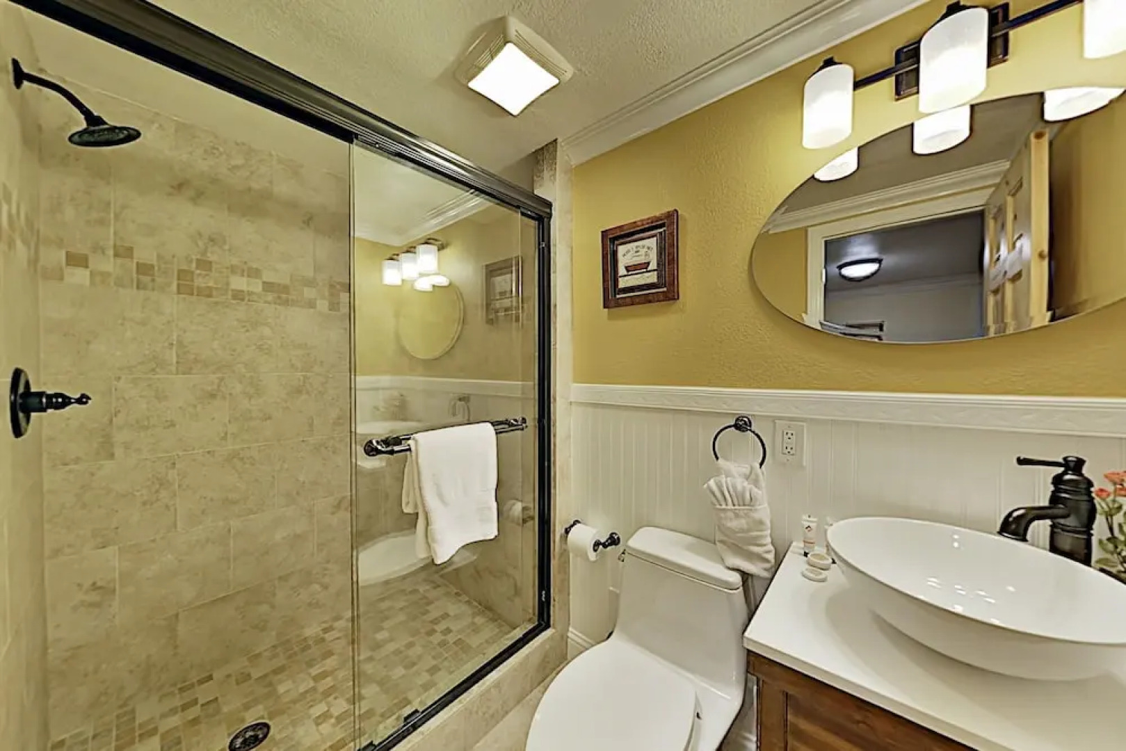 Expansive 7br W/ Hot Tub & Game Room 7 Bedroom Home