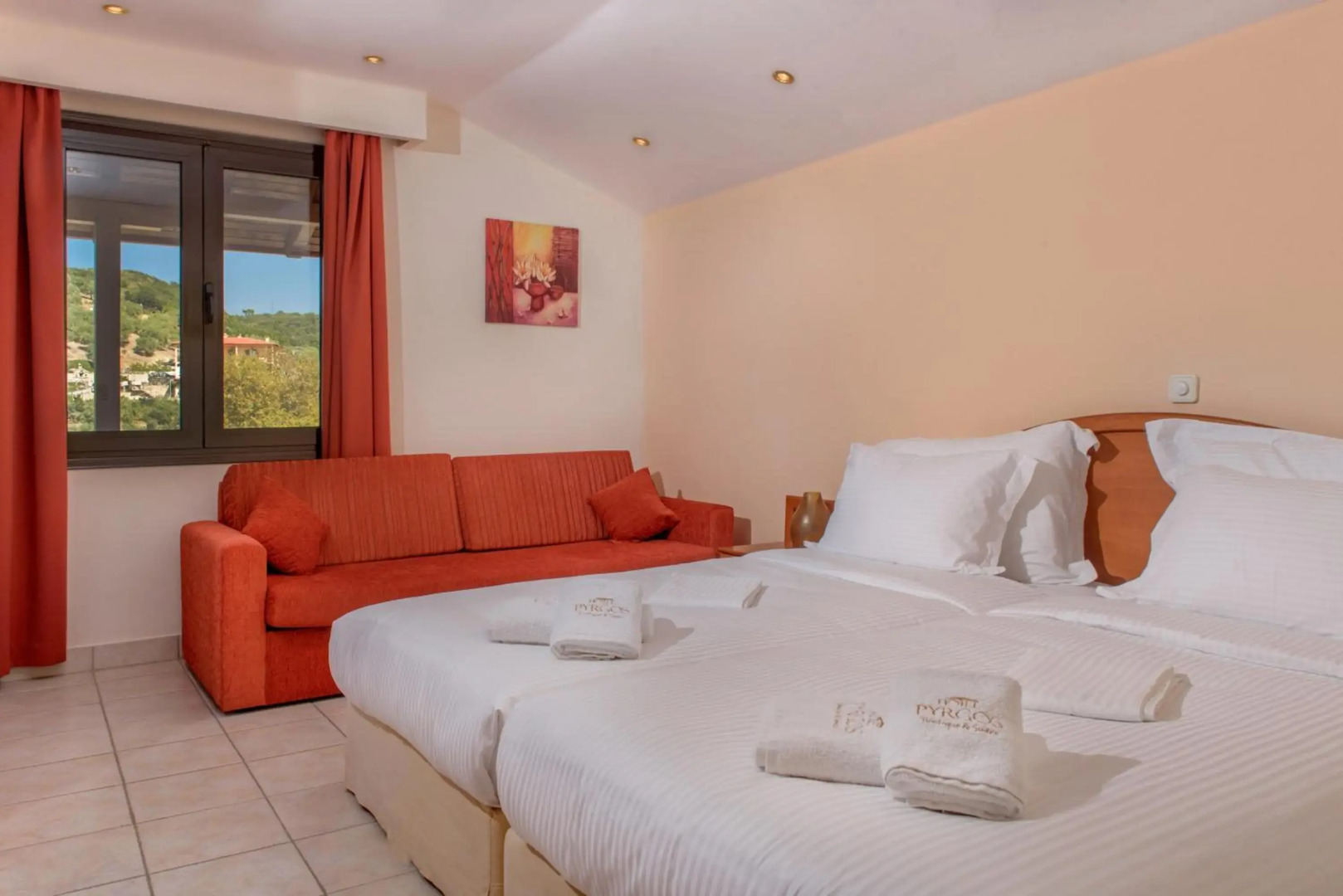 Hotel Pyrgos Boutique & Suites
