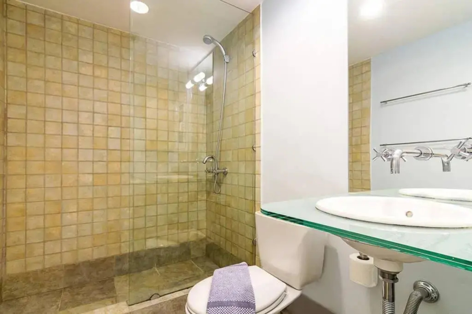 1bedroom house in the city center with great view