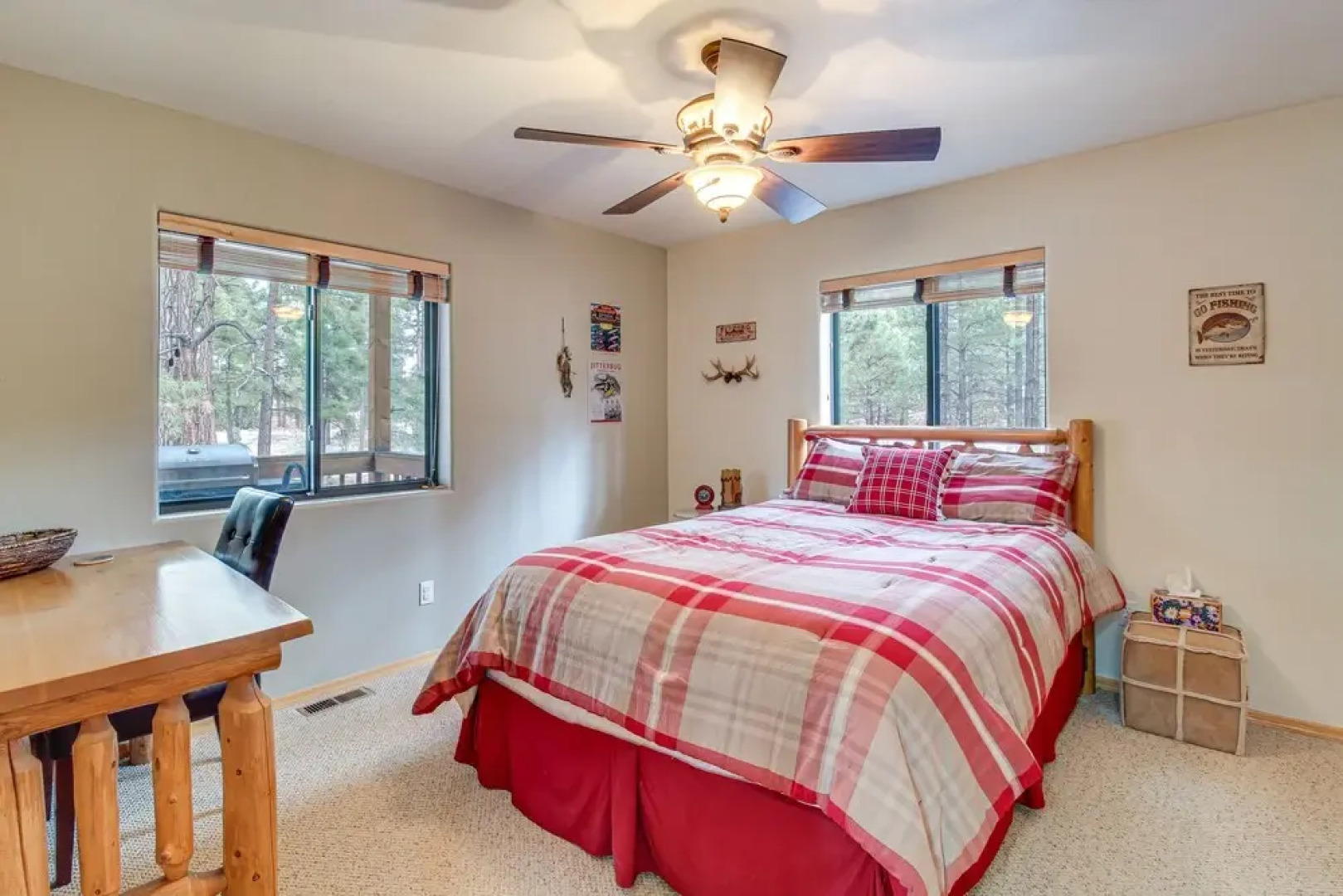 Tranquil Heber-overgaard Cabin w/ Decks & Grill!, Heber