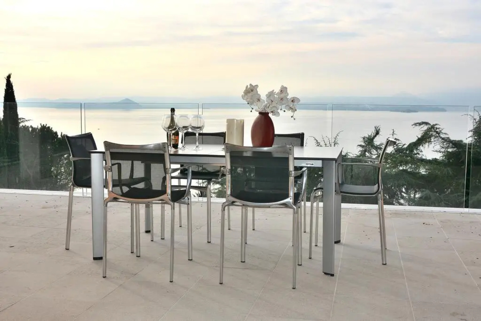 Villa Sybille With Pool And Lake View