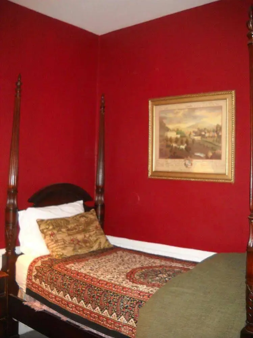 Abacrombie Inn