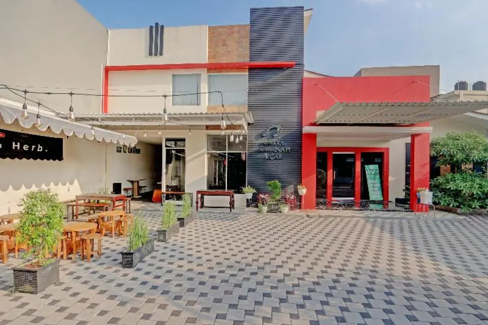 Oyo Capital O 90410 Griya Amanah Jajar Syariah