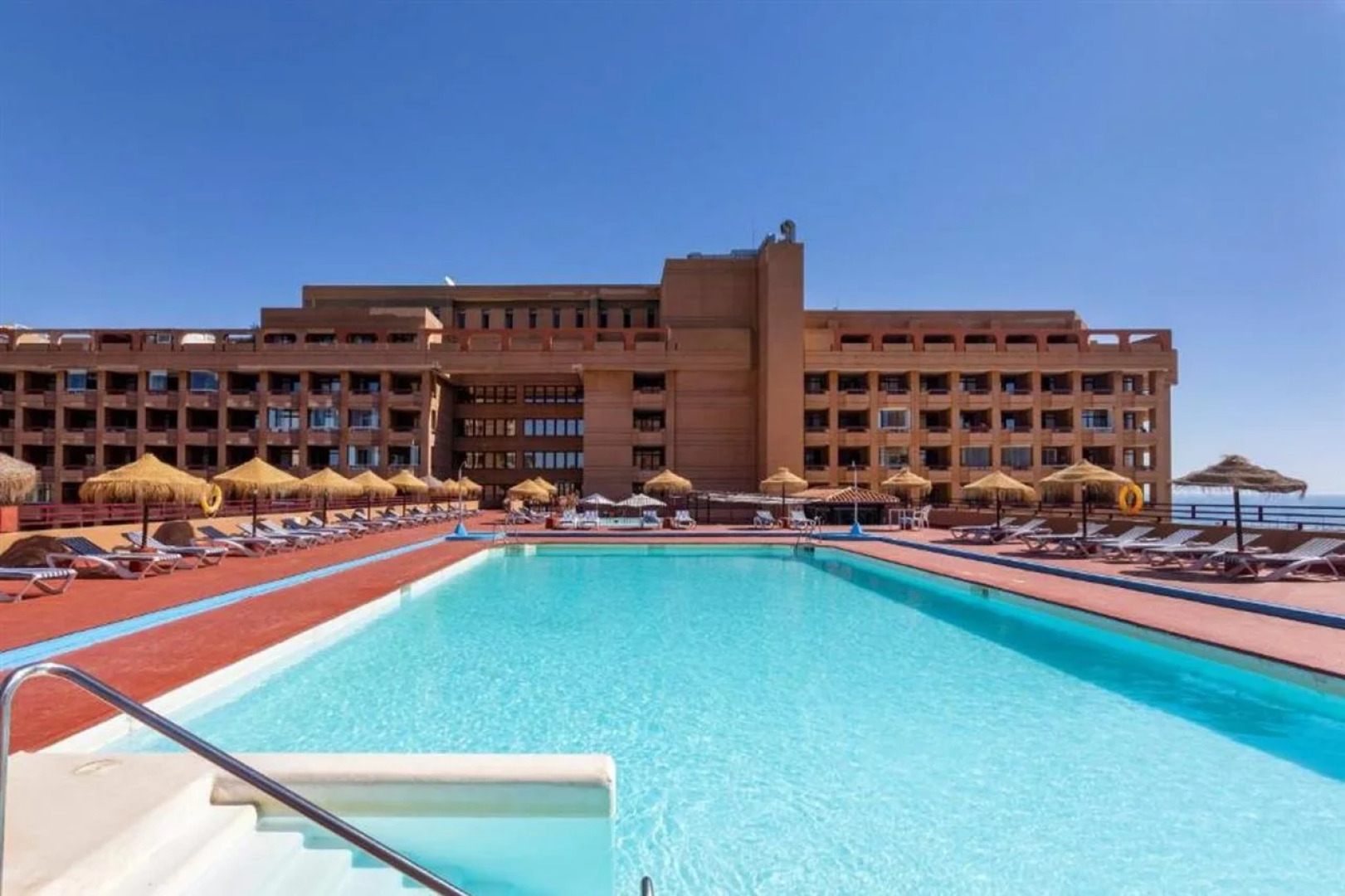 Отель Las Palmeras Affiliated by FERGUS 