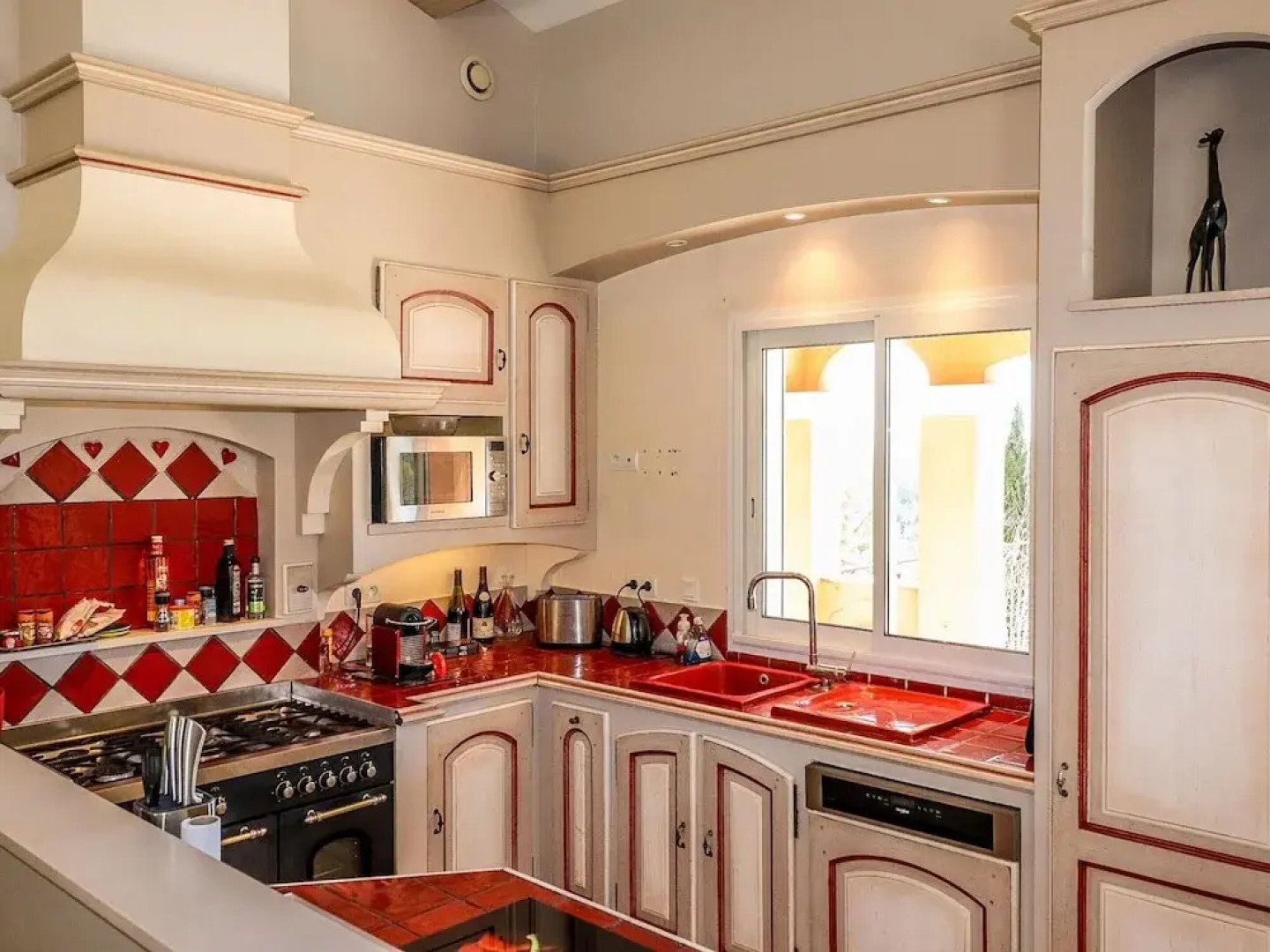 Luxury Property With Private Pool