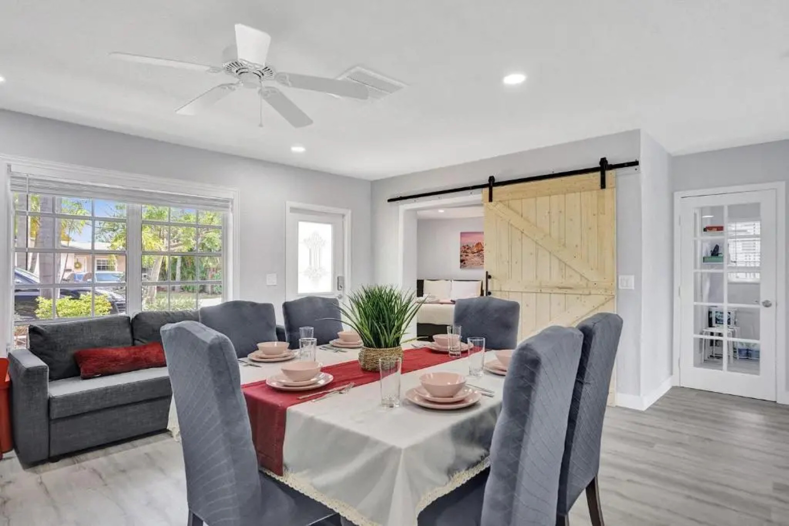 Modern 4bdr Home With Pool By The Beach